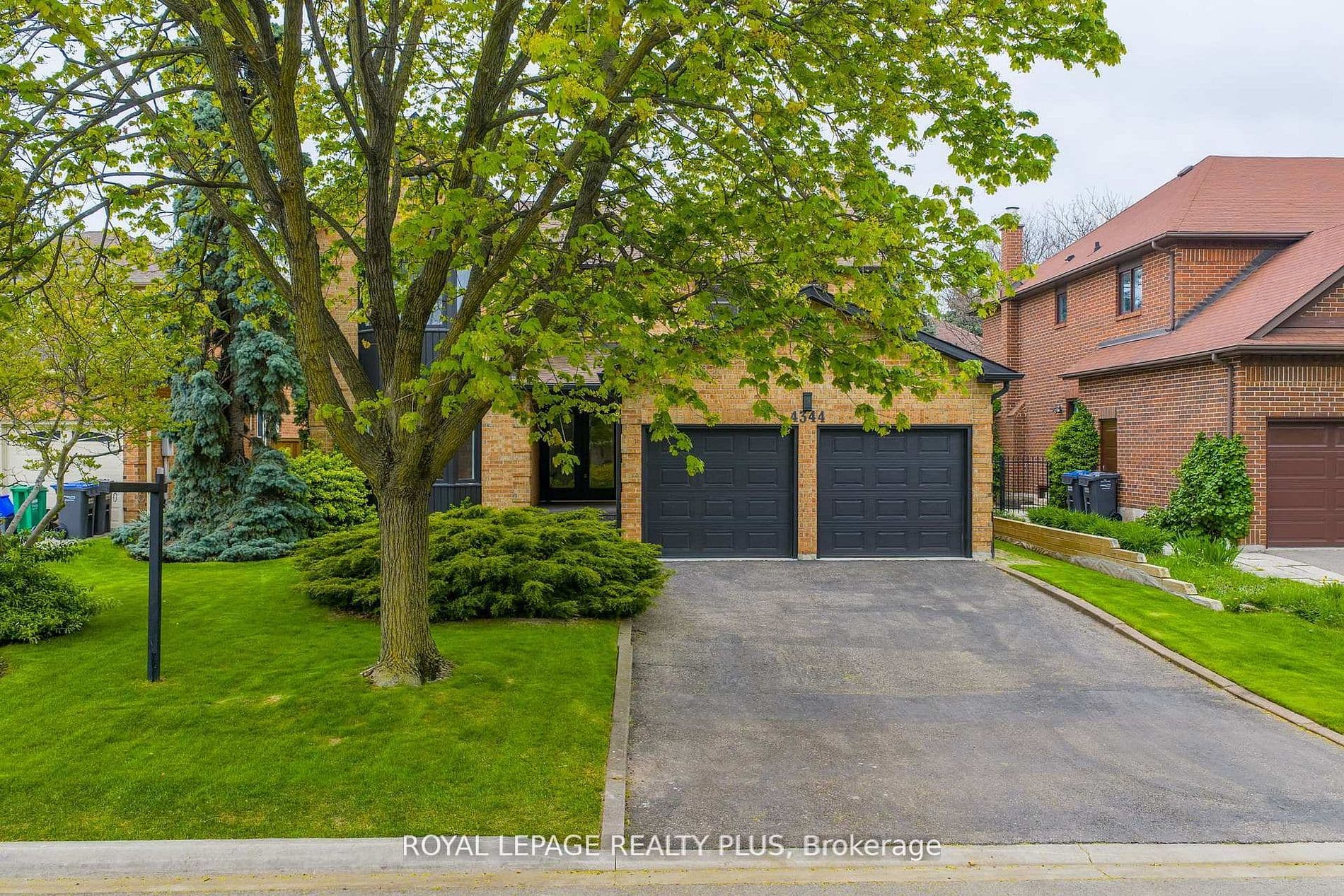 4344 Dallas Court, Mississauga, ON L4W 4G7