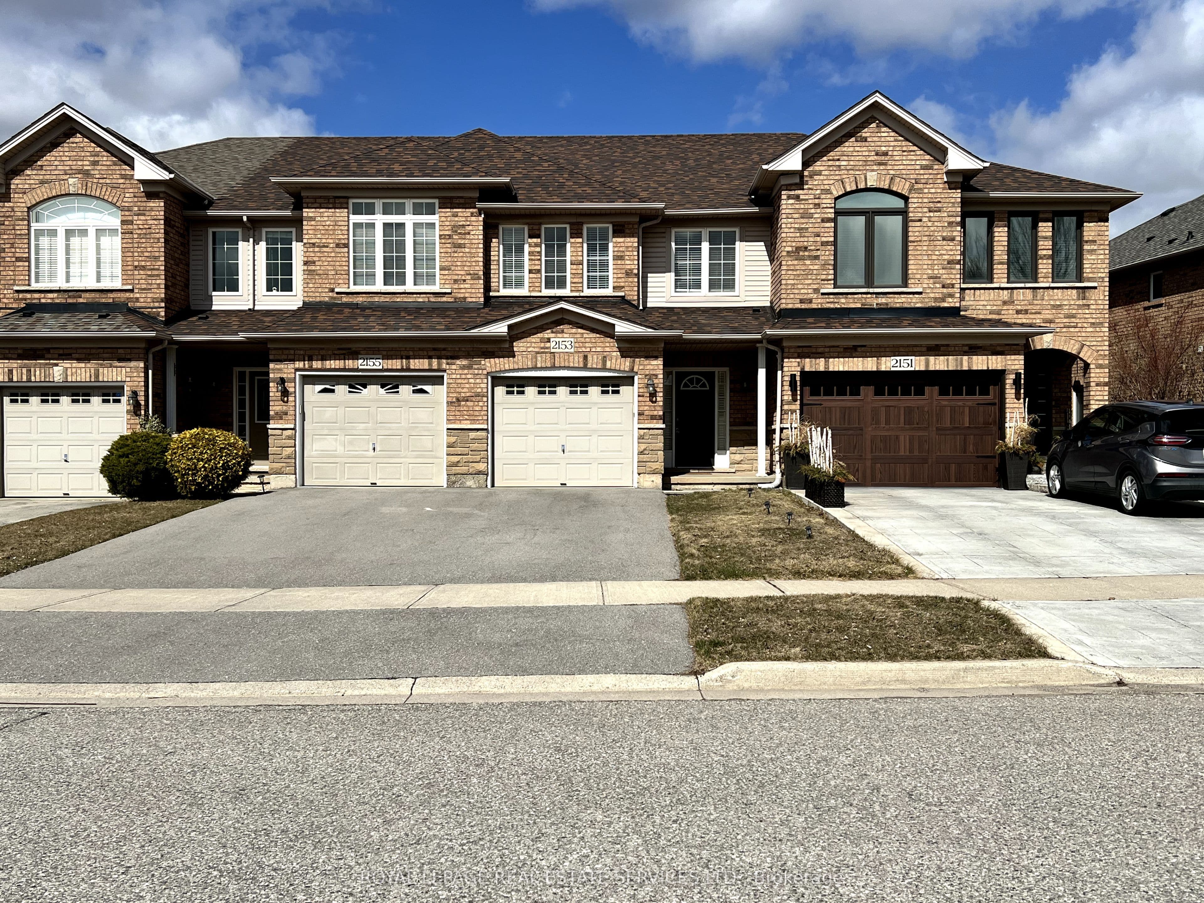 2153 Redstone Crescent, Oakville, ON L6M 5B2