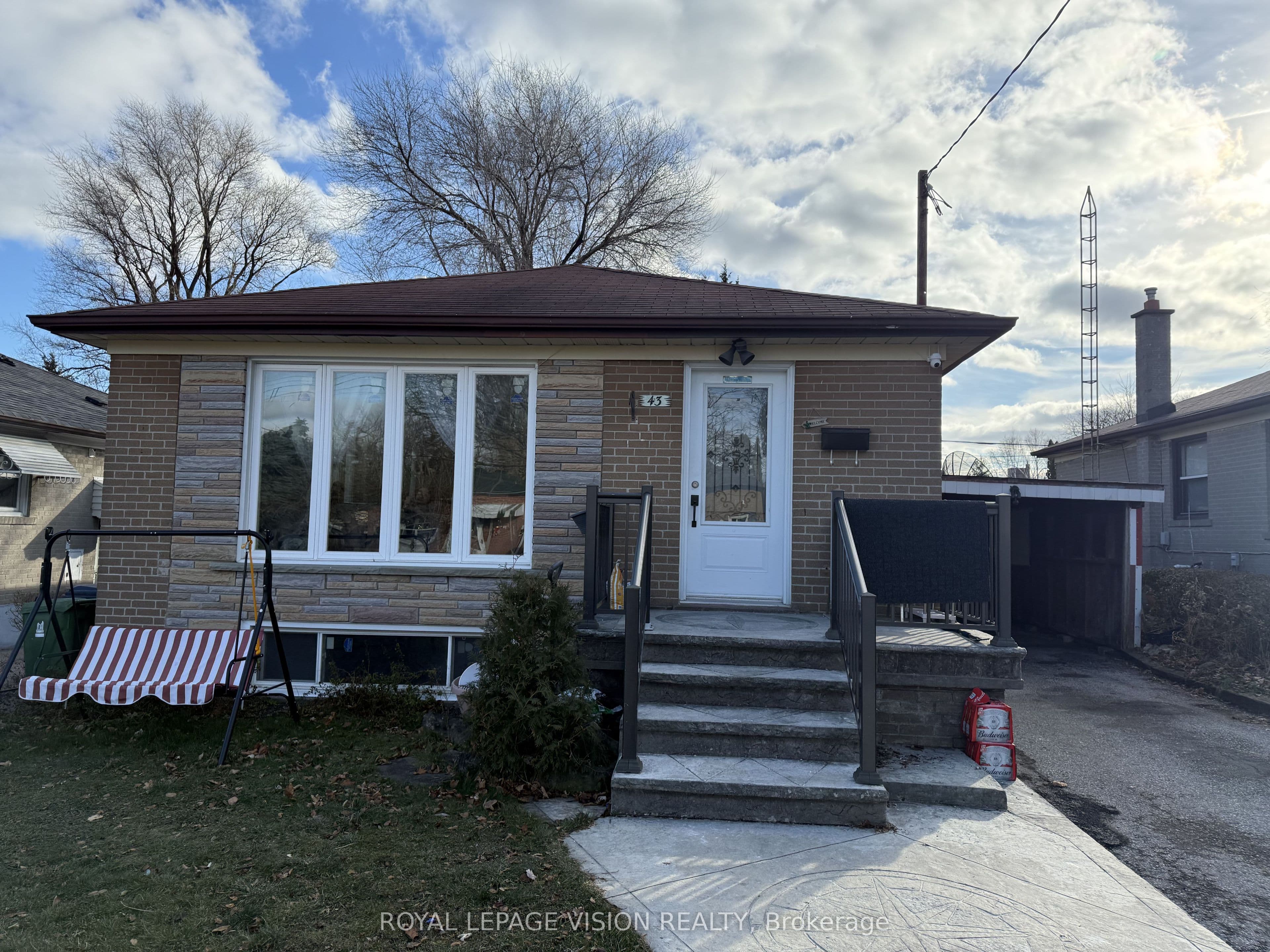 43 Par Avenue, Toronto, ON M1G 2G5