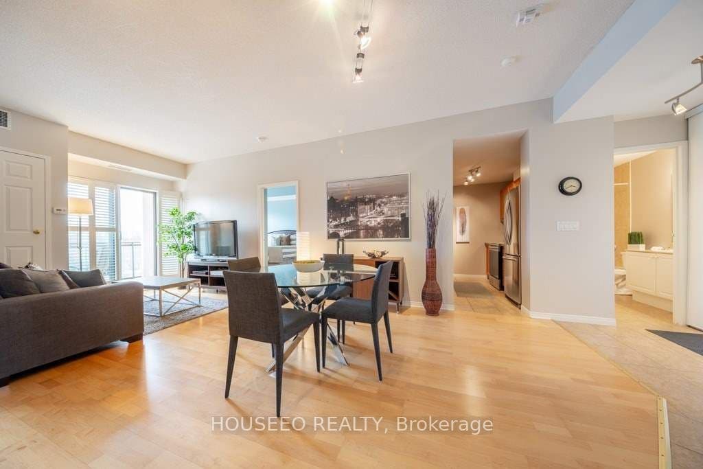 778 Sheppard Avenue W 302, Toronto, ON M3H 6B7