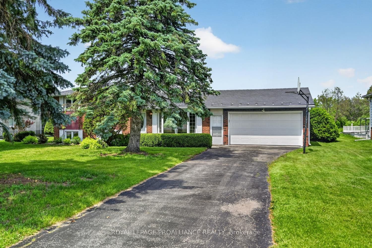 733 Stewart Boulevard, Brockville, ON K6V 5T4