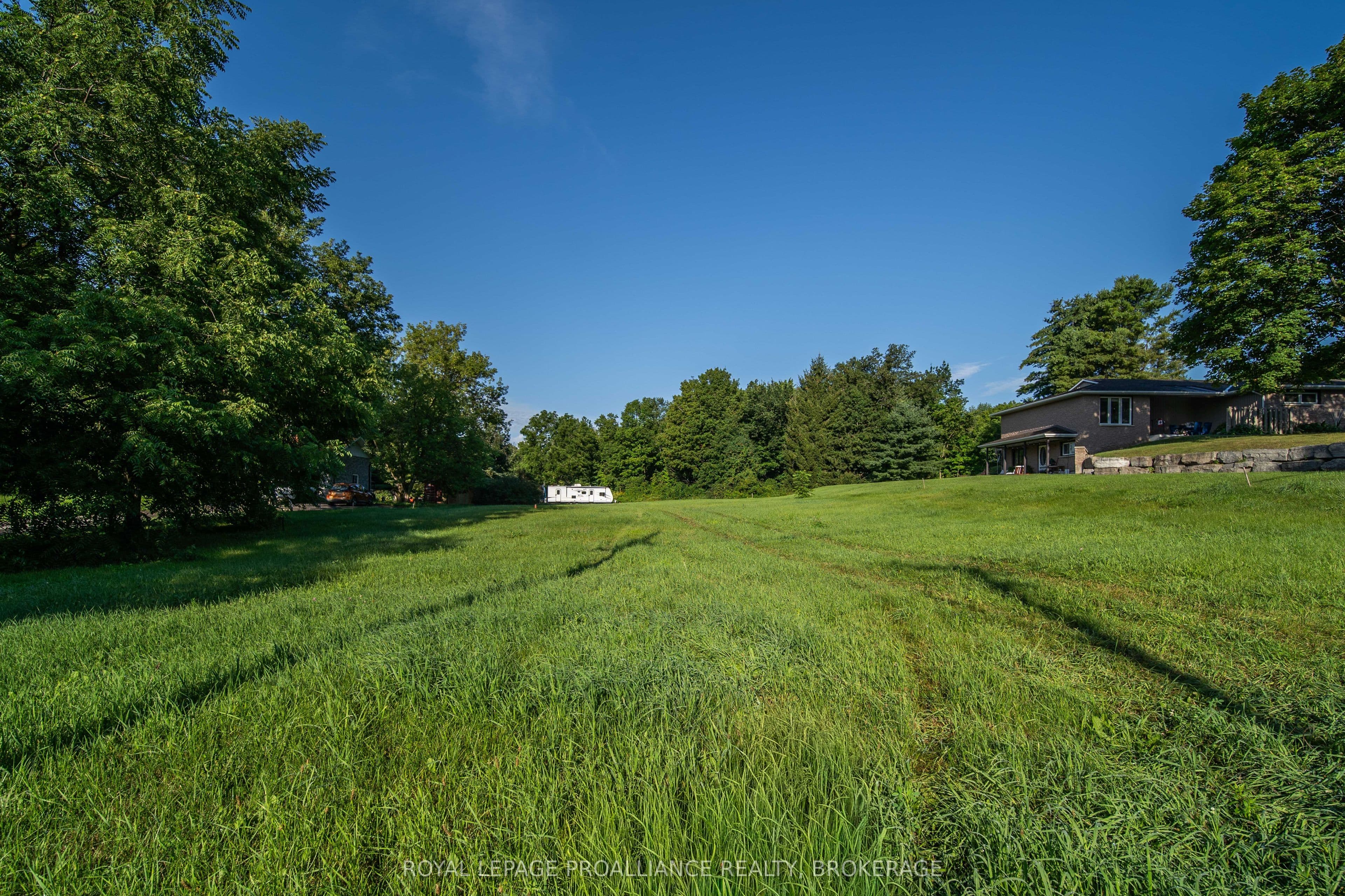 126 Haskins Point Road, Leeds and the Thousand Islands, ON K0H 2N0