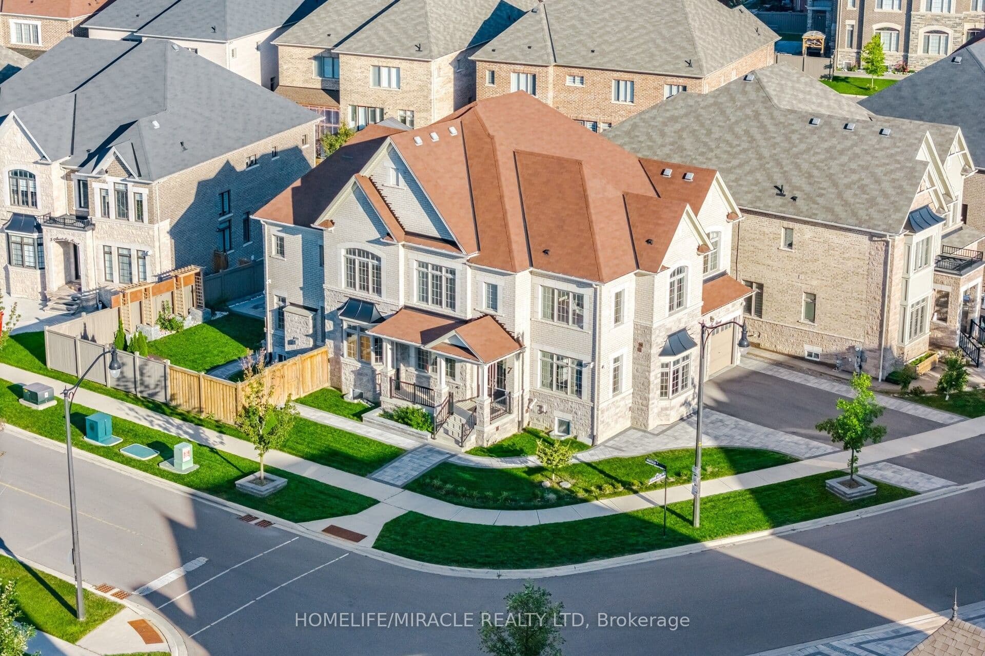 7 Anatolia Street, Brampton, ON L6P 4L3