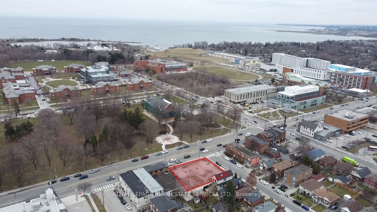 3142 Lake Shore Boulevard W, Toronto, ON M8V 1L4