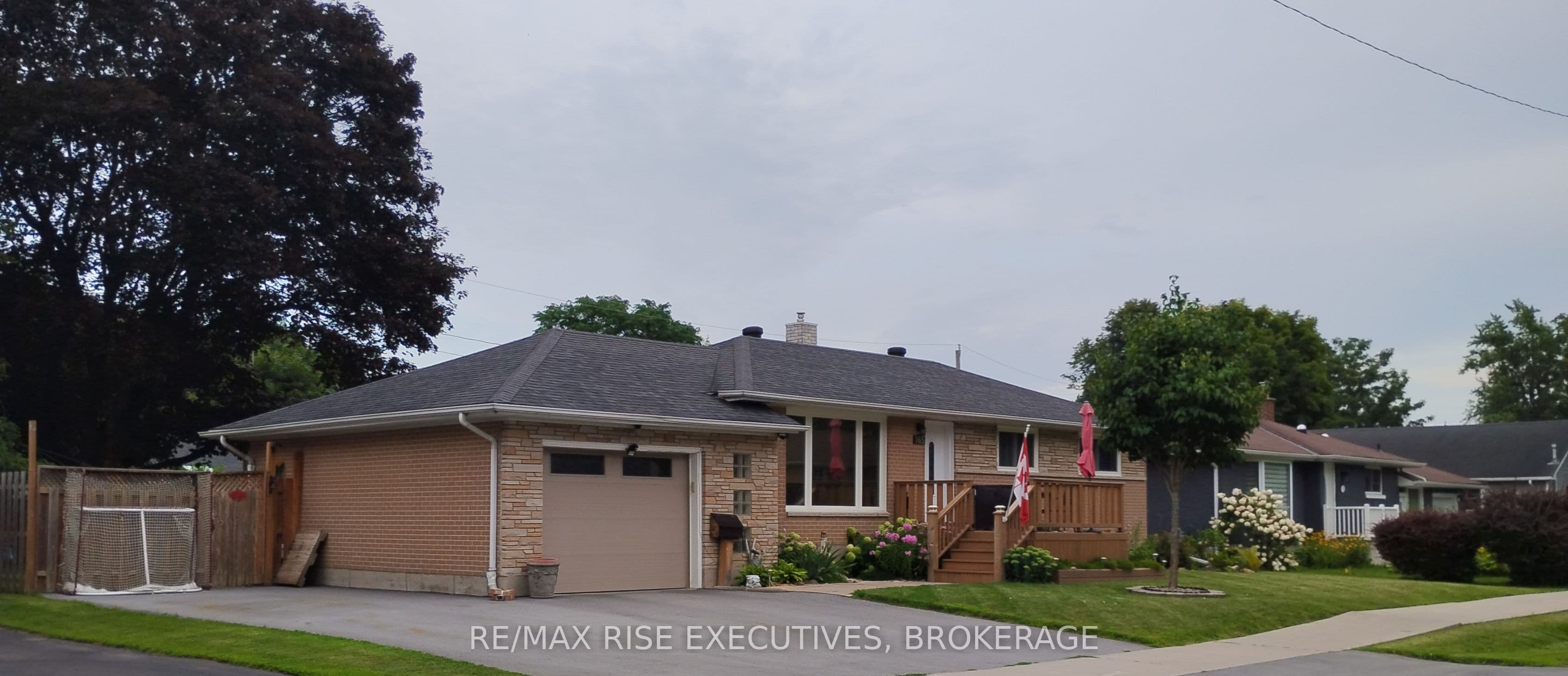 165 Elizabeth Drive, Gananoque, ON K7G 1P4