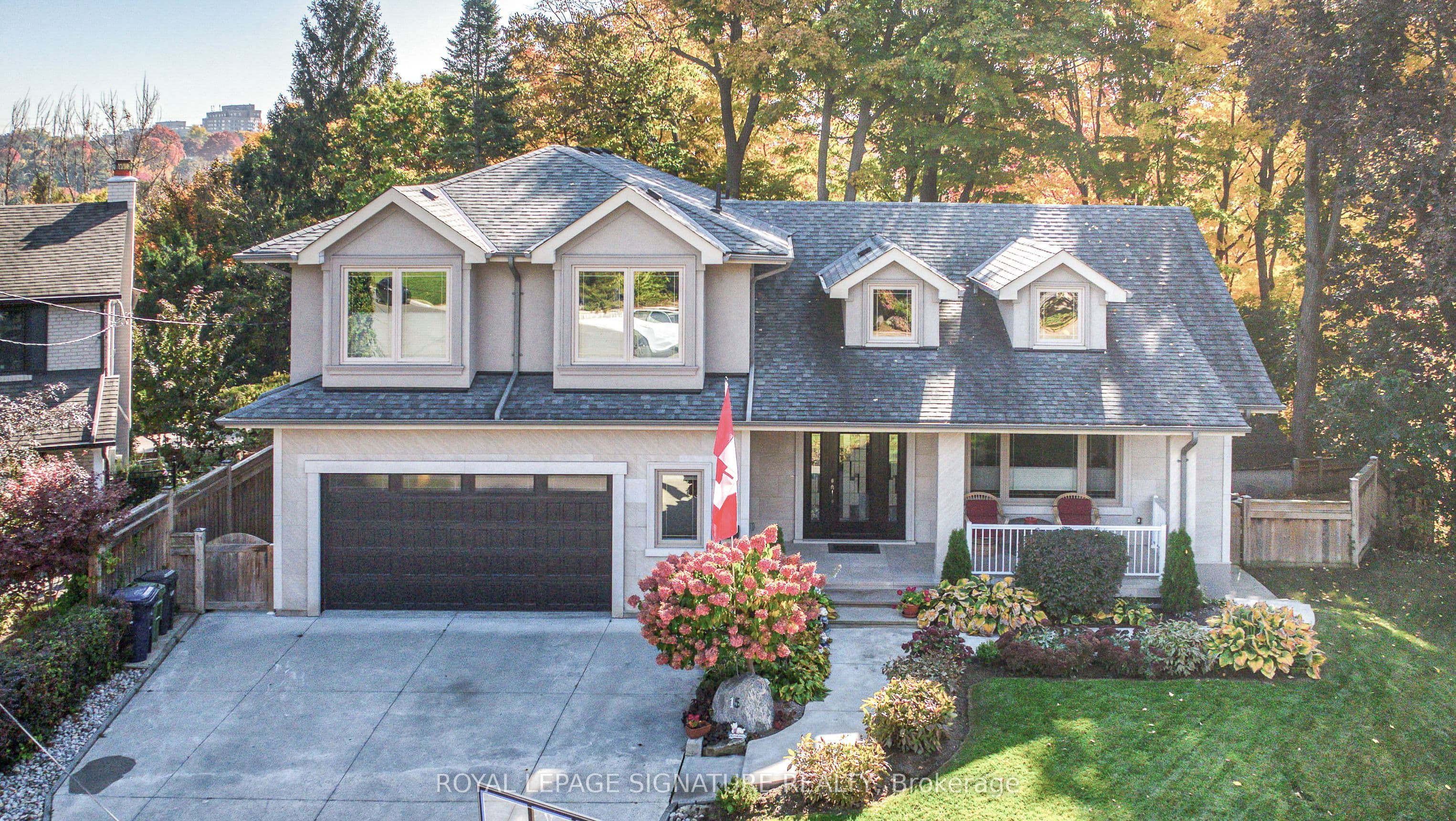 15 Sulkara Court, Toronto, ON M4A 2G8
