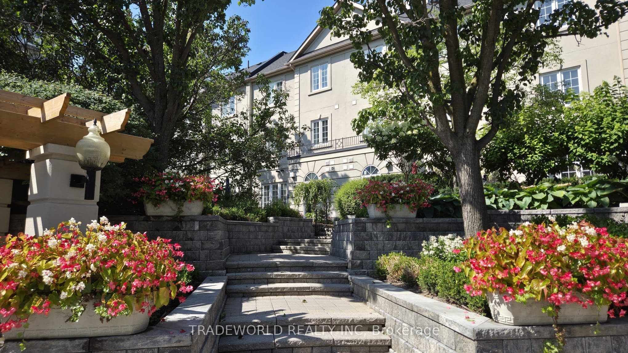 37 Avondale Avenue 513, Toronto, ON M2N 7C1