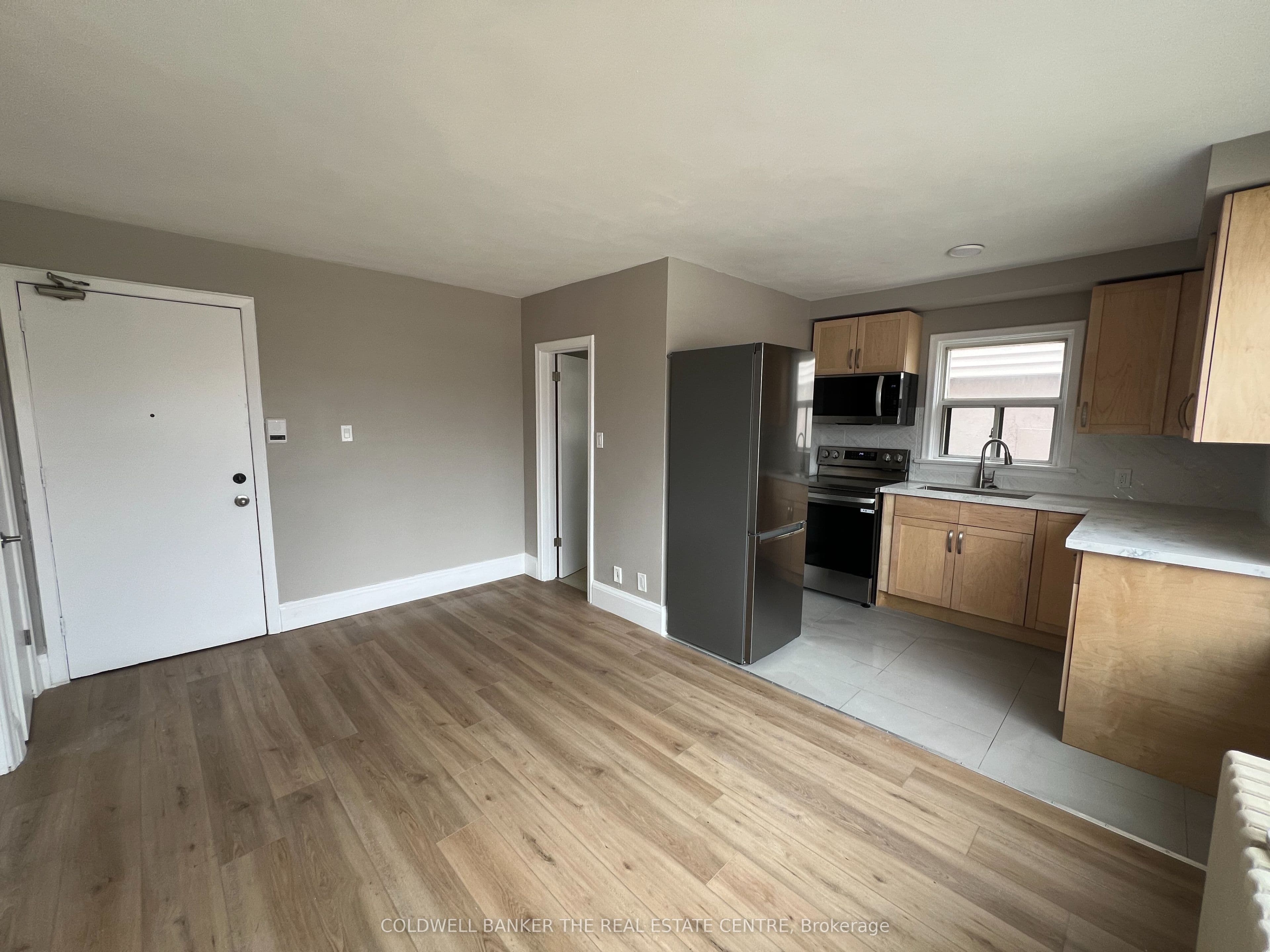 108 Grandville Avenue 4, Toronto, ON M6N 4V2