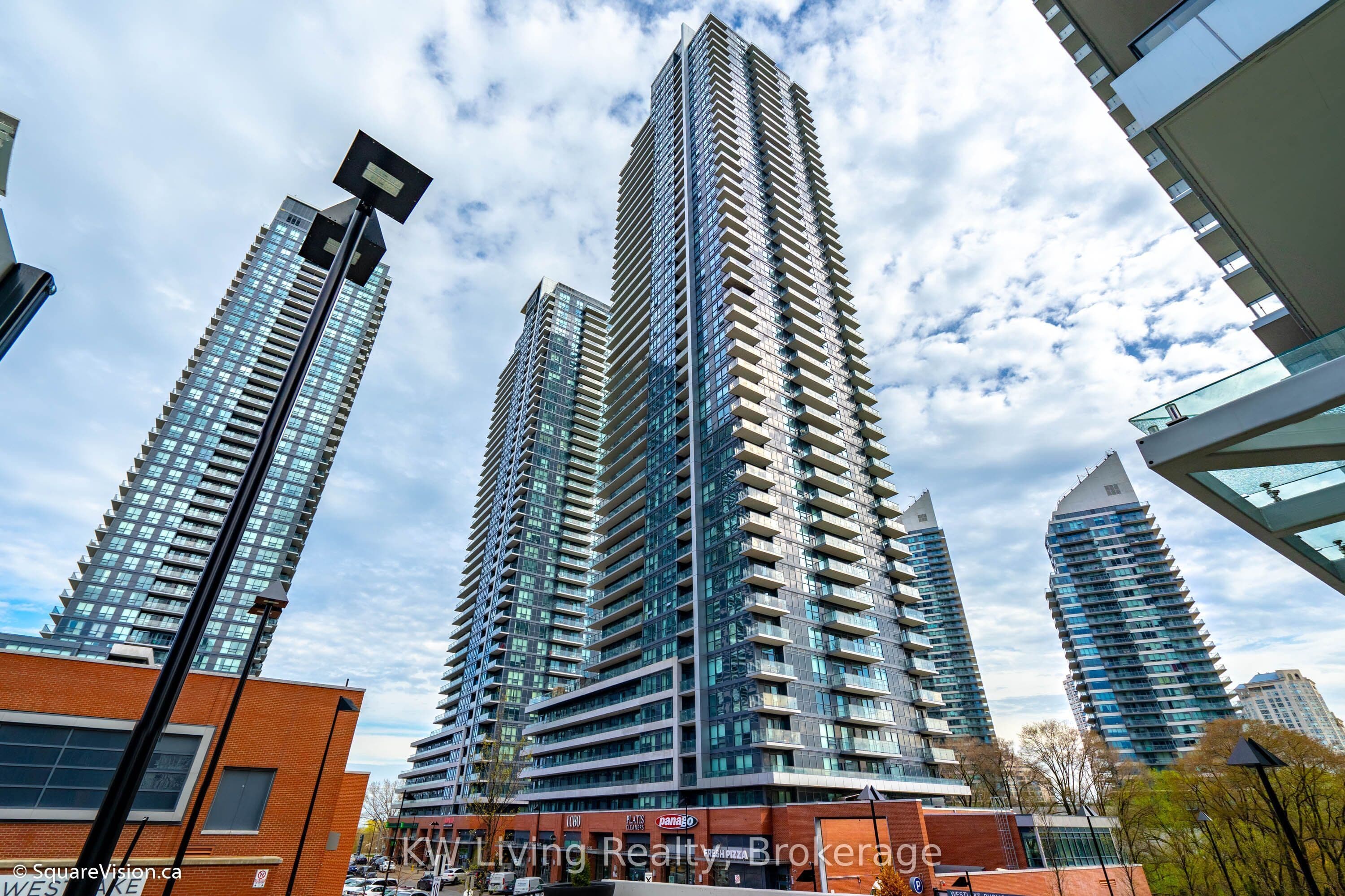2220 Lake Shore Boulevard W 3209, Toronto, ON M8V 0C1