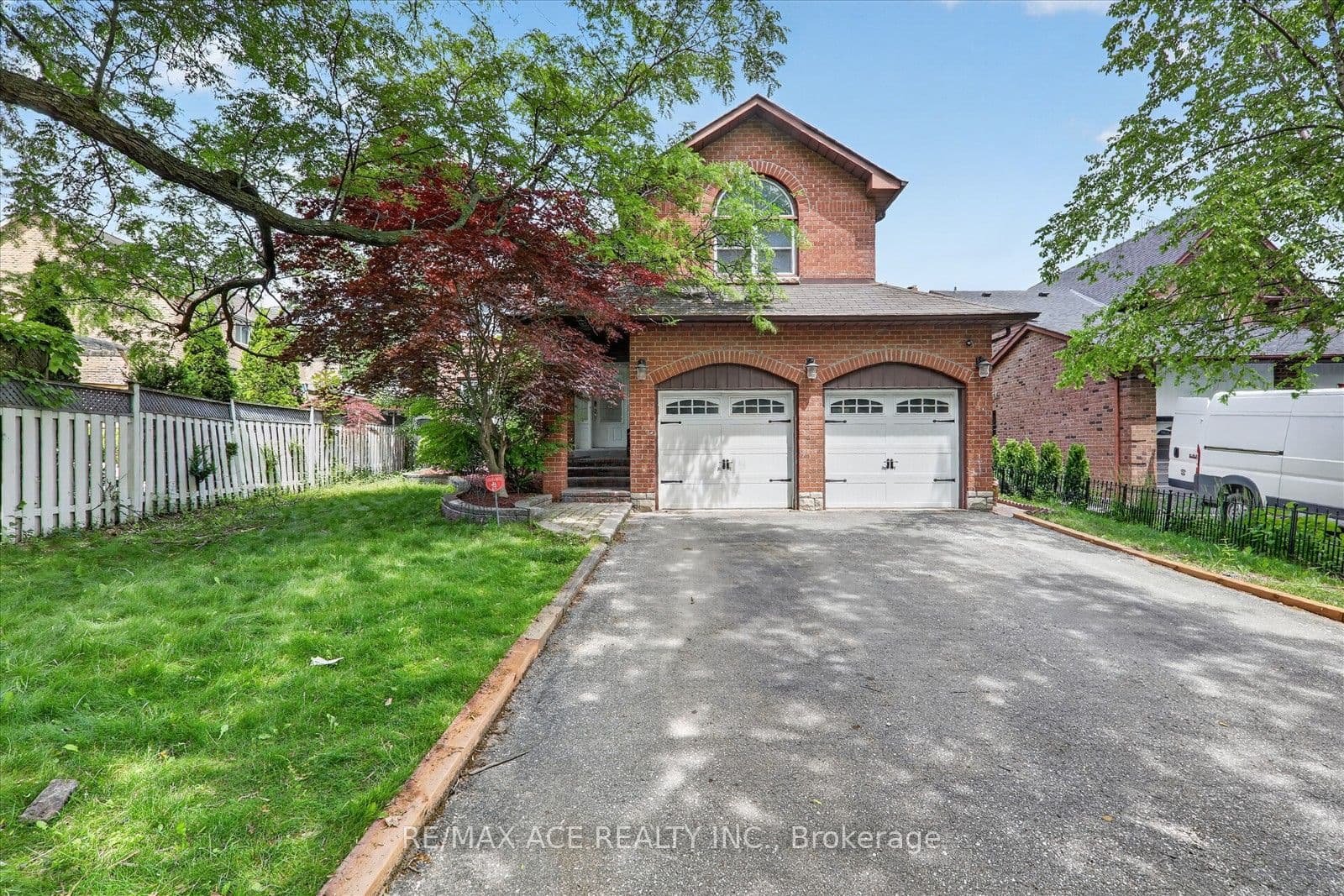 4 Beaumont Drive, Ajax, ON L1T 1R9