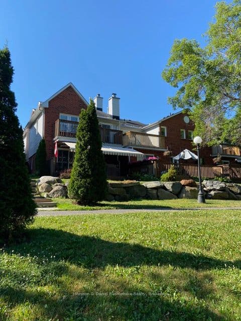 39 Shoreline Drive, Bracebridge, ON P1L 1Z3
