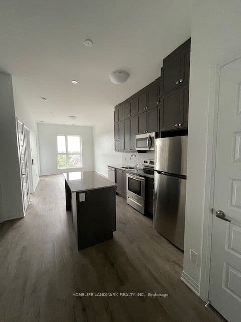 95 Dundas Street S 411, Oakville, ON L6M 5N4