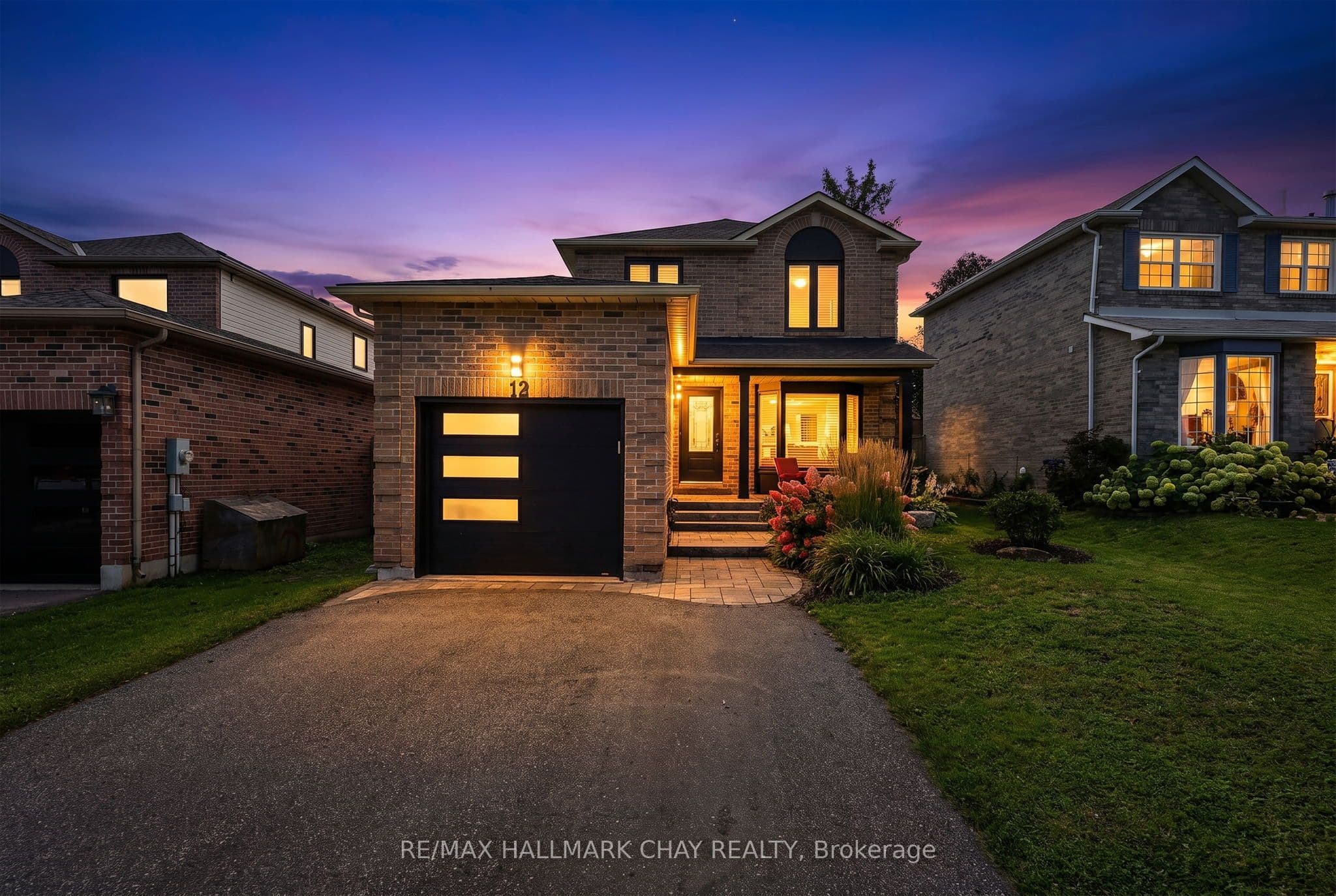 12 Grasett Crescent, Barrie, ON L4N 6Z8