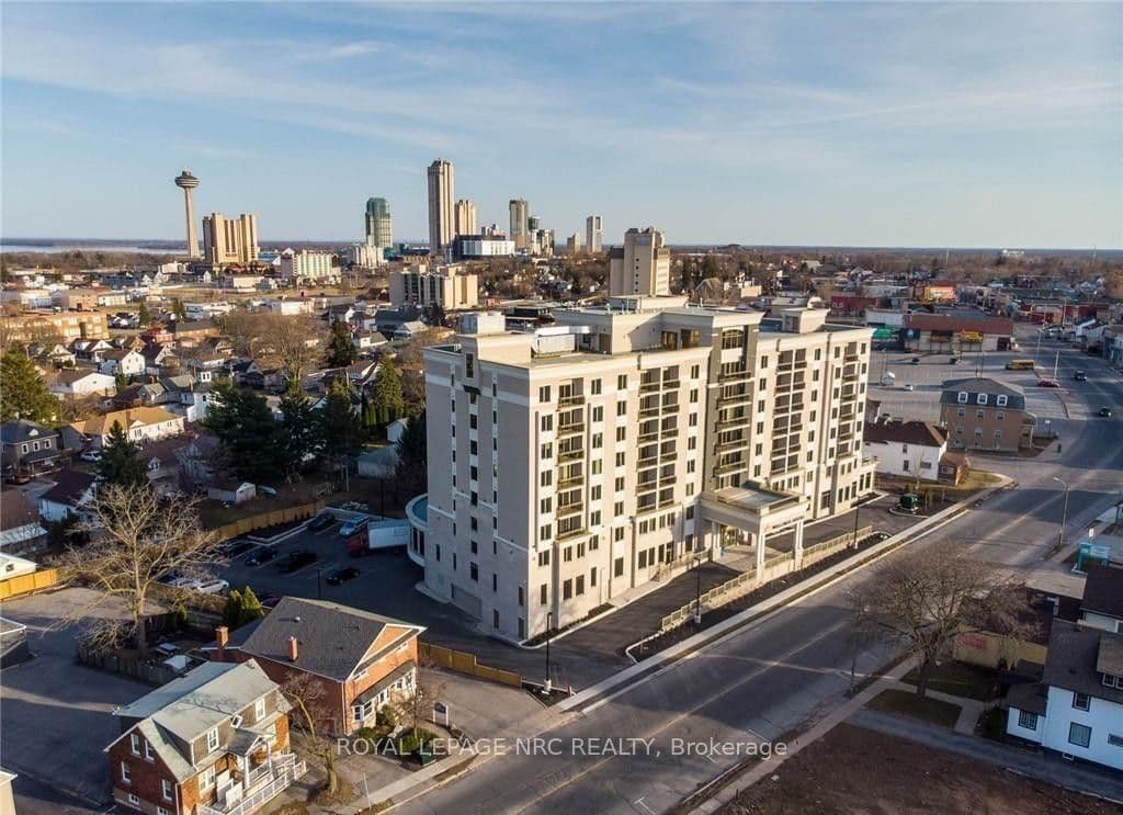 5698 Main Street 703, Niagara Falls, ON L2G 5Z4