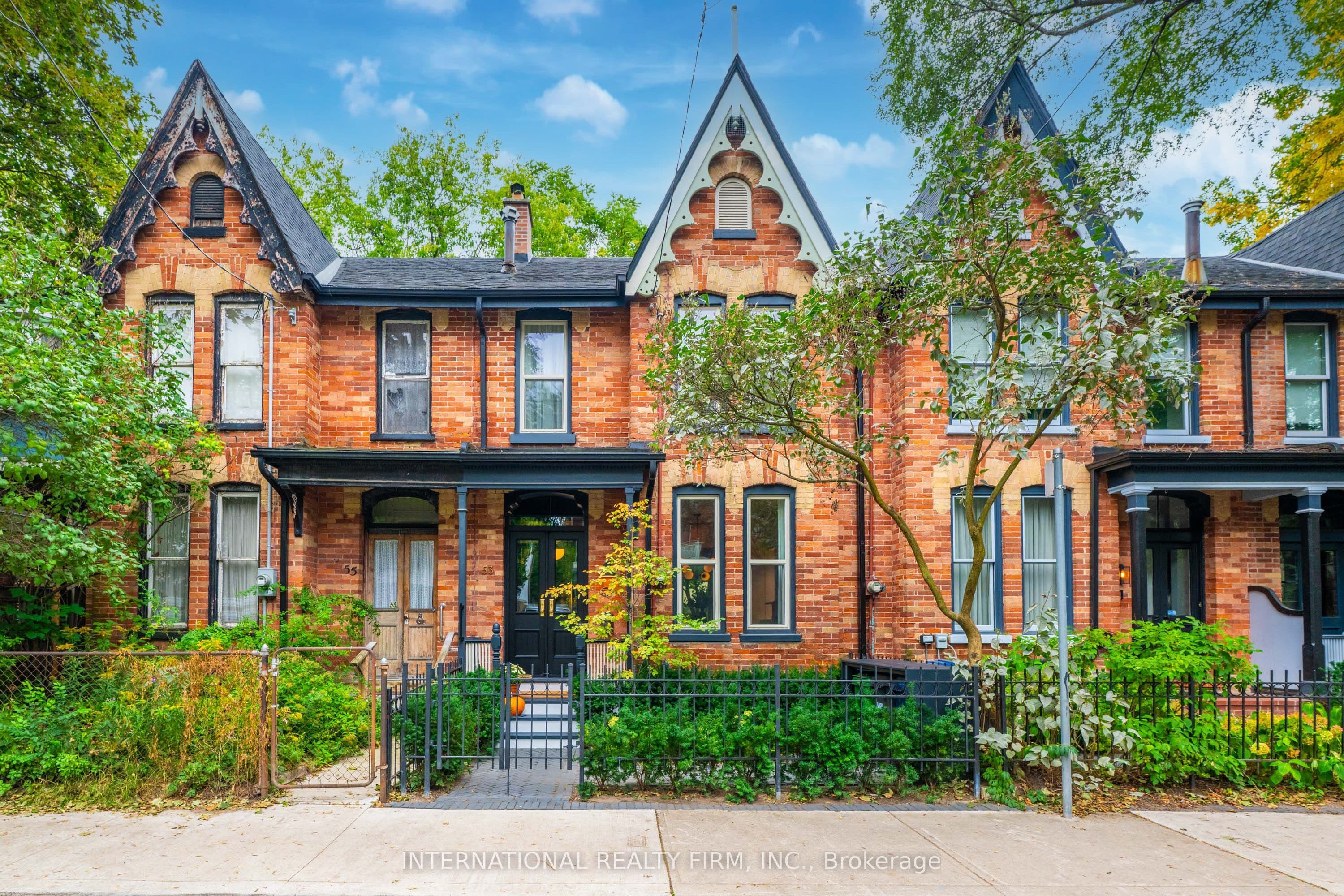 53 Spruce Street, Toronto, ON M5A 2H8
