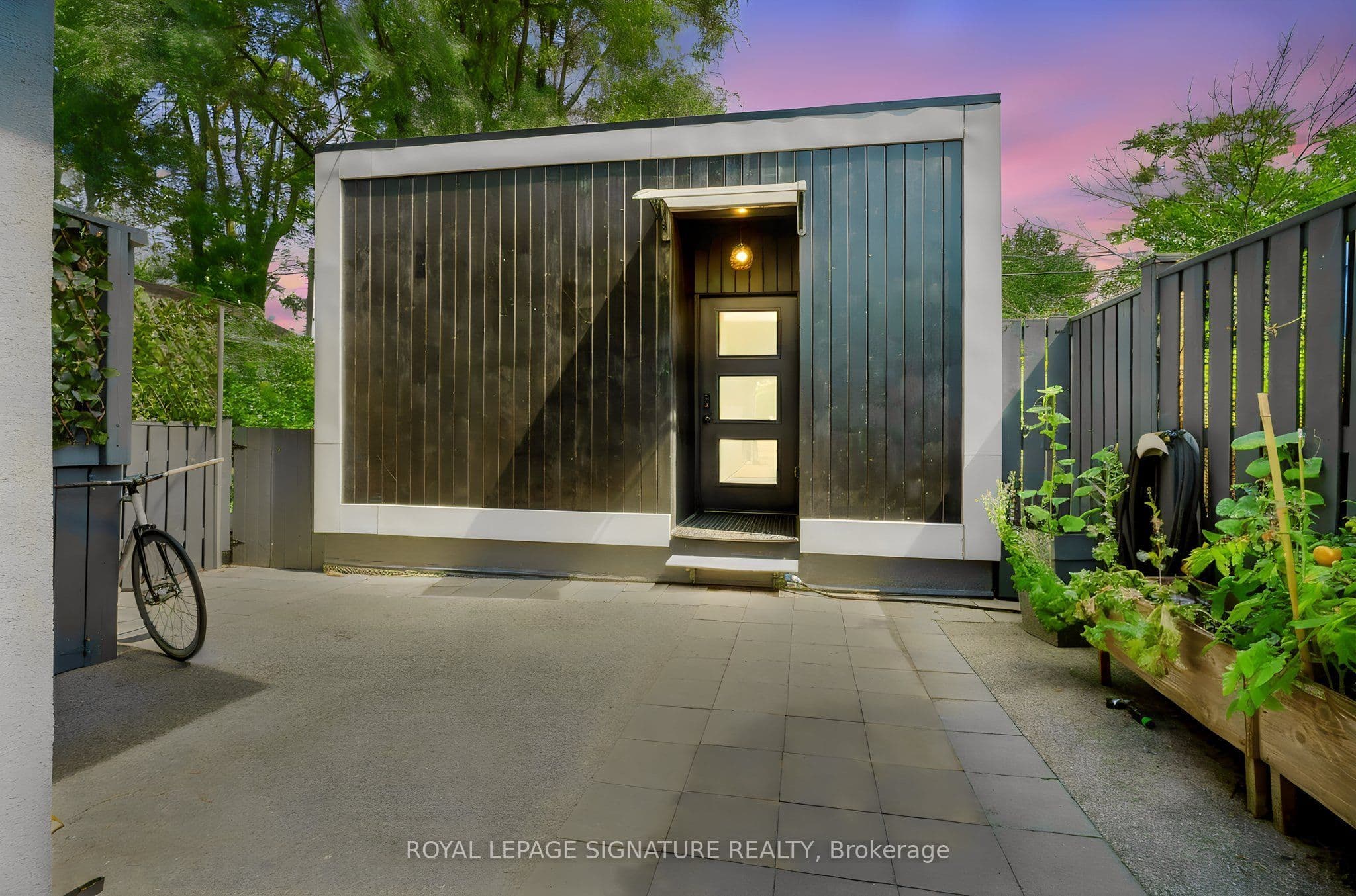 9 Parker Avenue Rear, Toronto, ON M8Z 4L5