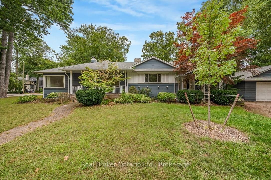 374 Spruce Street, Oakville, ON L6J 2H3