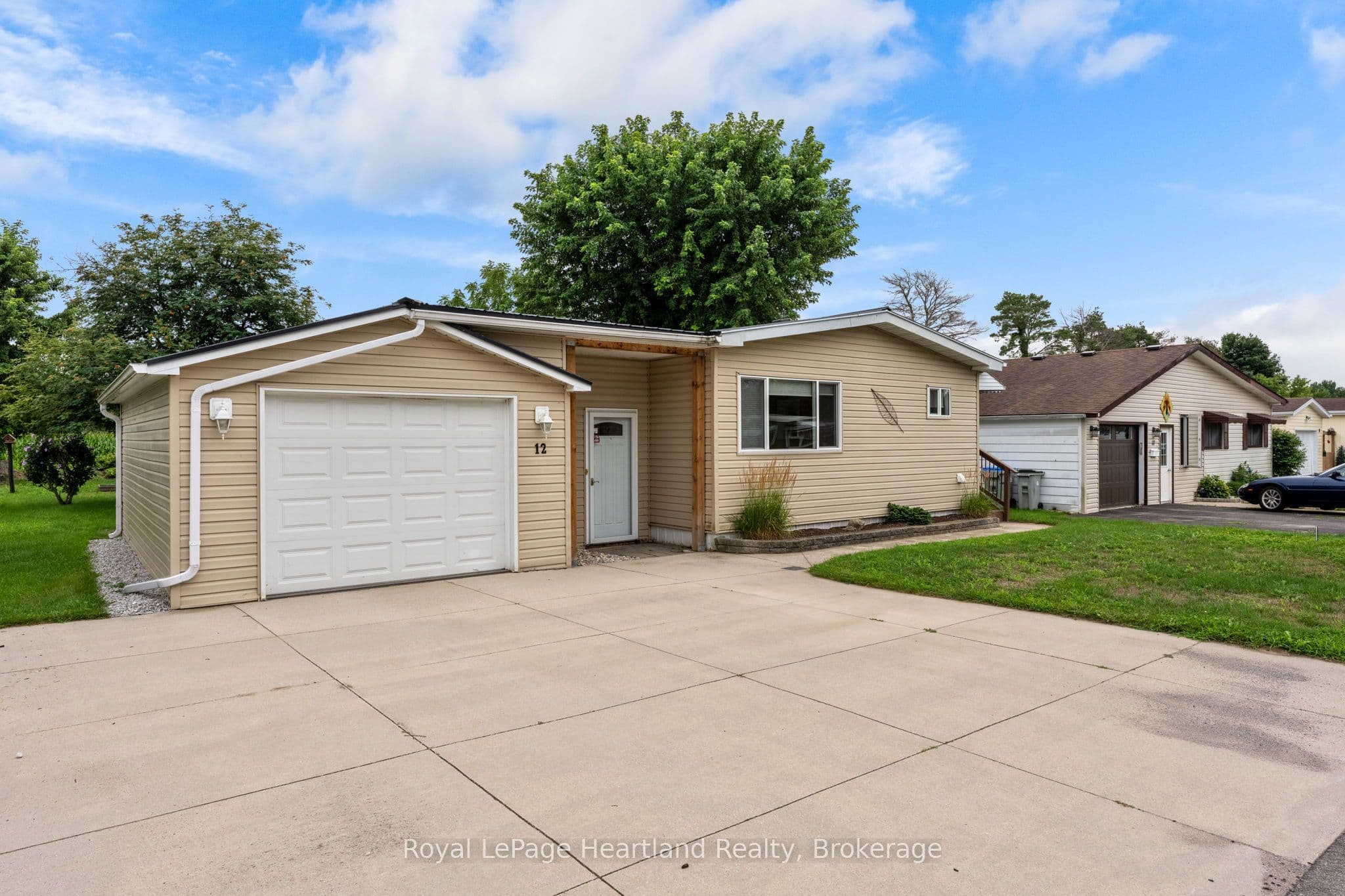 12 Velma Street, Strathroy-Caradoc, ON N7G 3L3