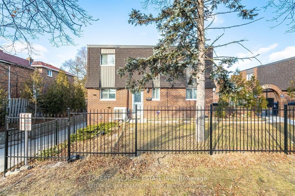 50 Coleman Avenue #19, Toronto, ON M4C 1P7
