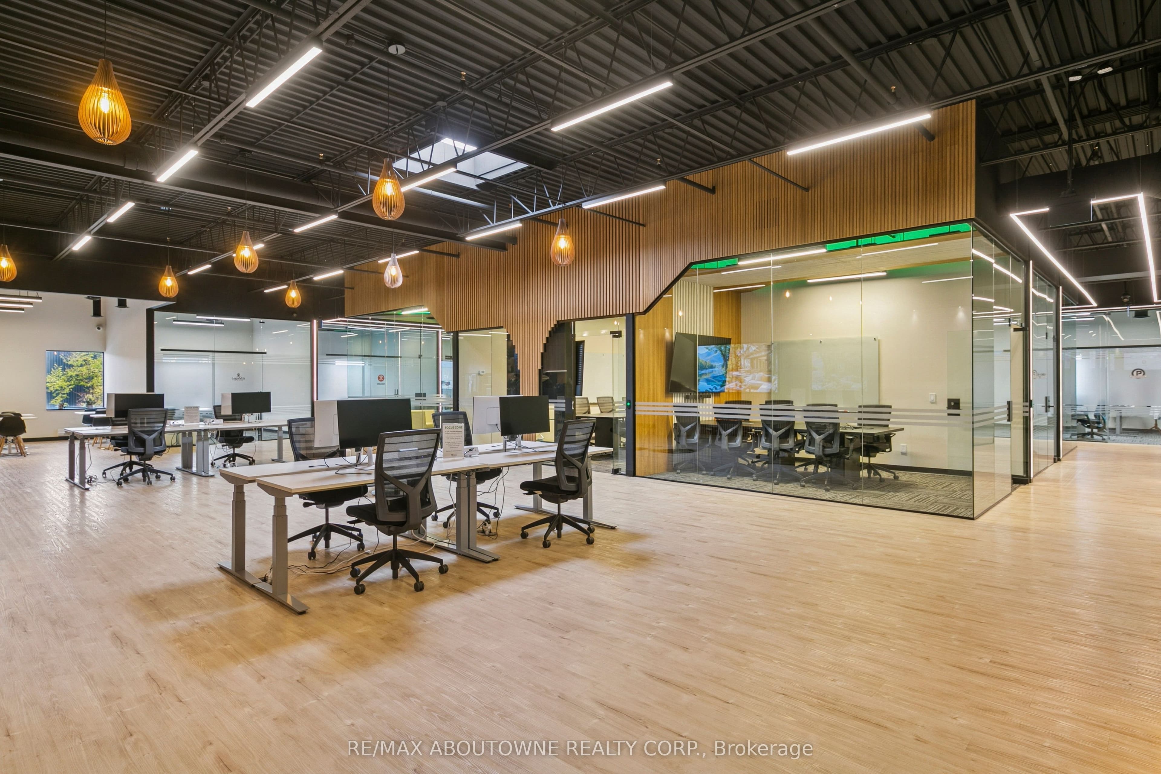 320 Matheson Boulevard W 211-A, Mississauga, ON L5R 3R1