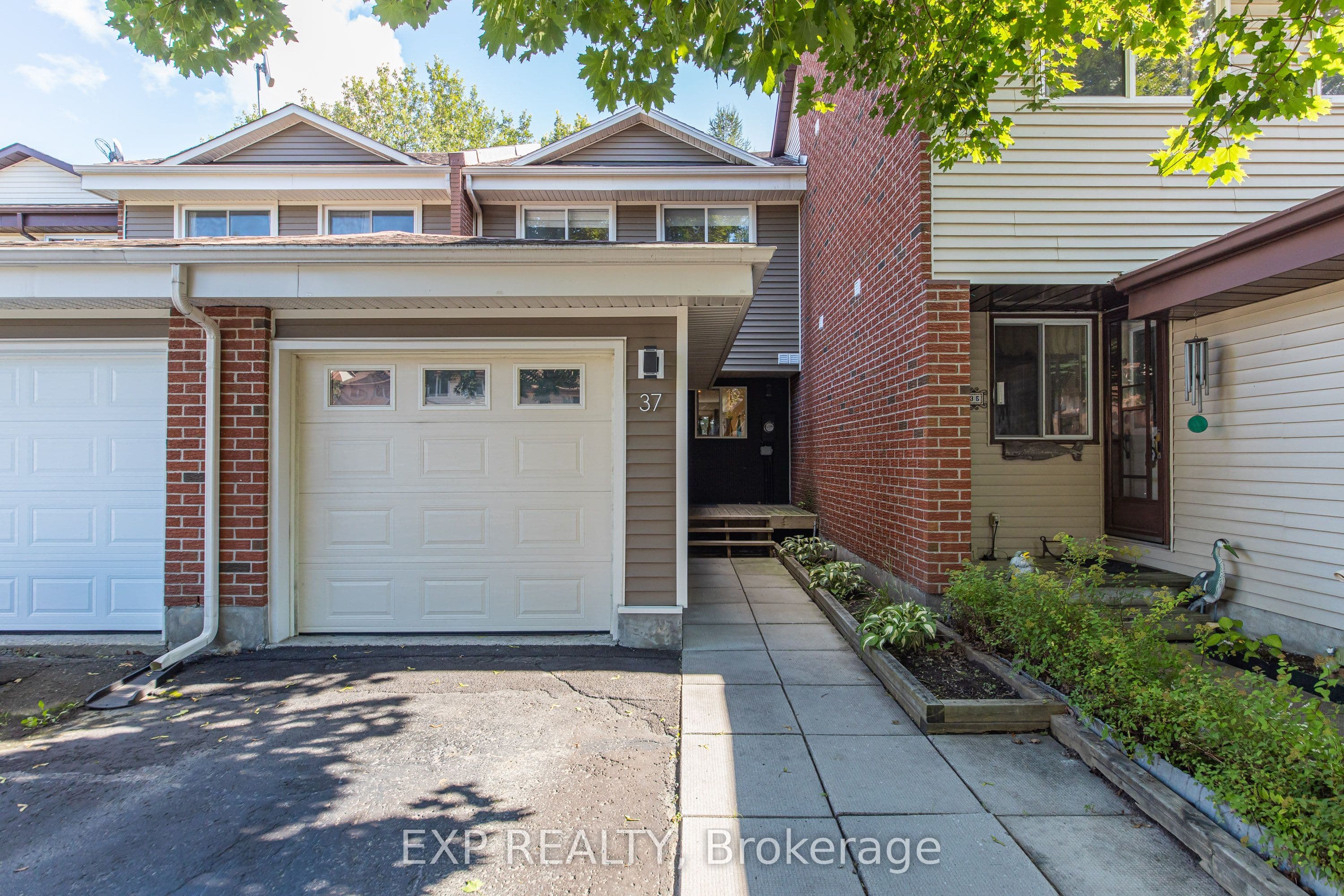 37 Dignard Street, Russell, ON K0A 1W0