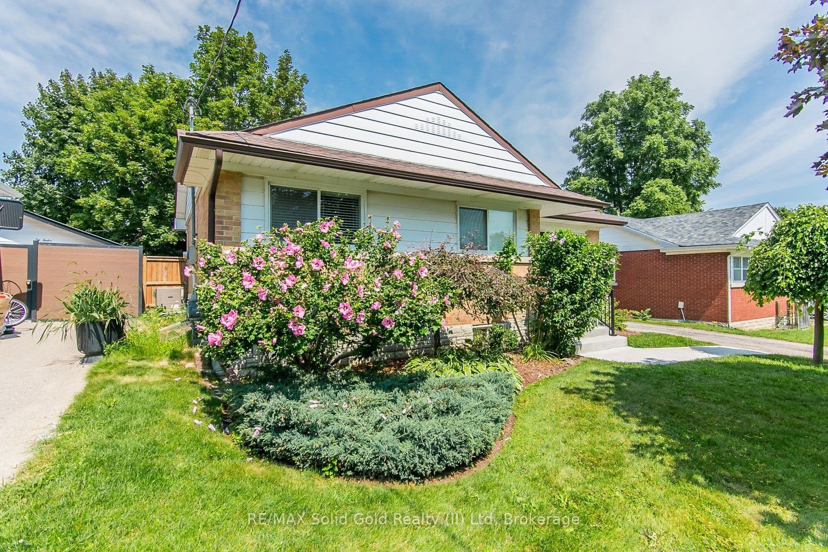 210 Dawson Street, Waterloo, ON N2L 1S4