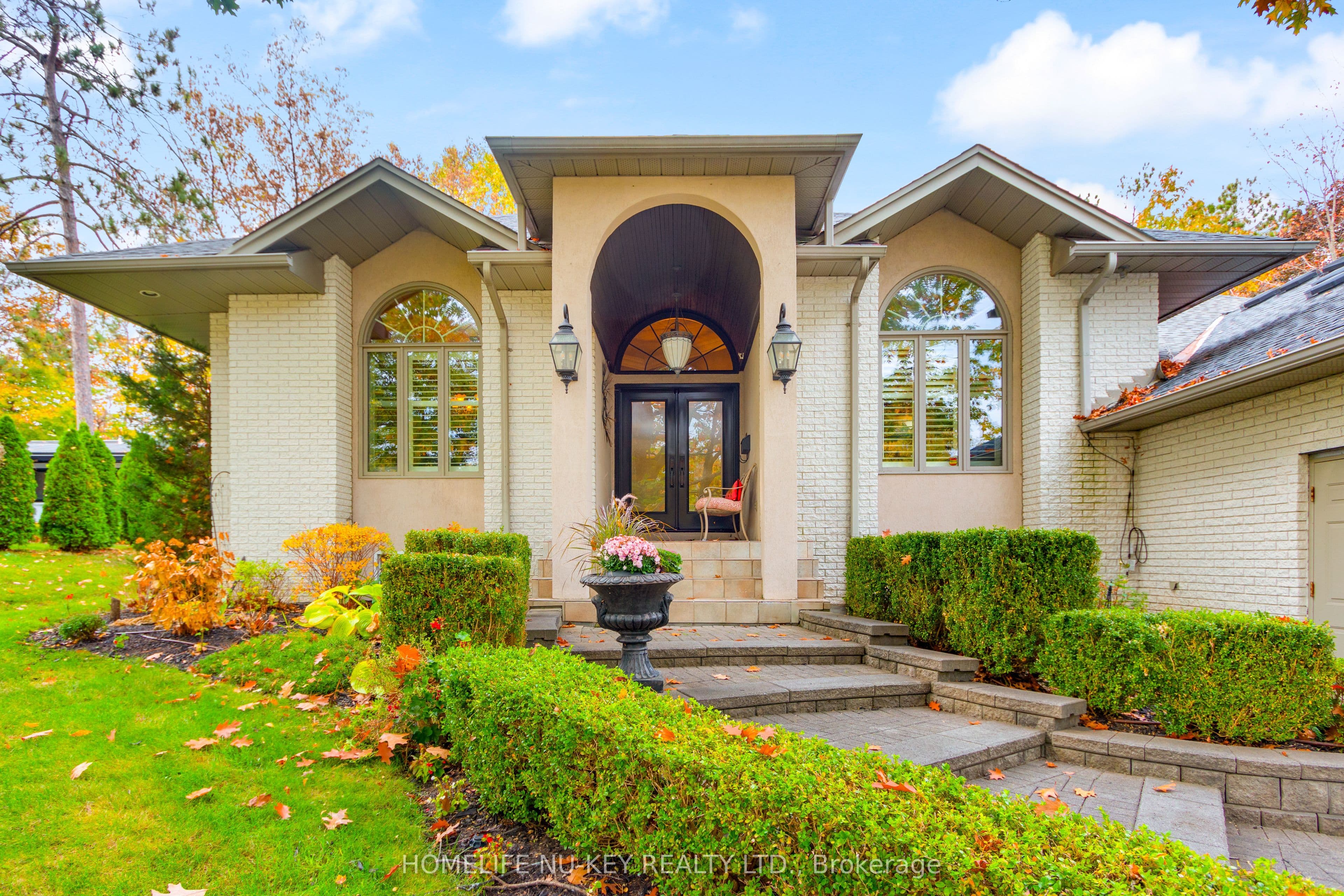 38 CASTLE Drive, Barrie, ON L4N 1R1
