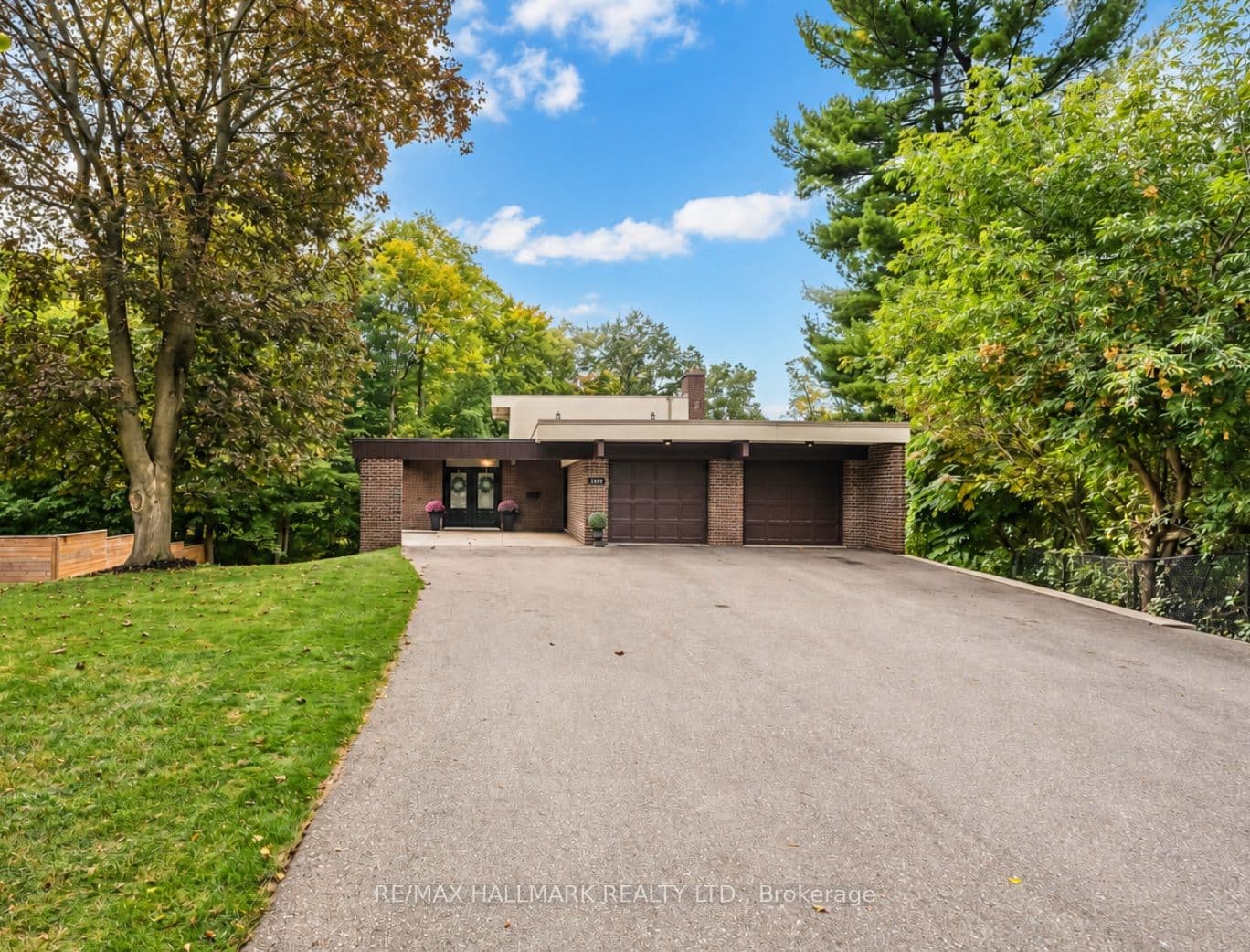 1499 Ashington Court, Mississauga, ON L5C 1R5