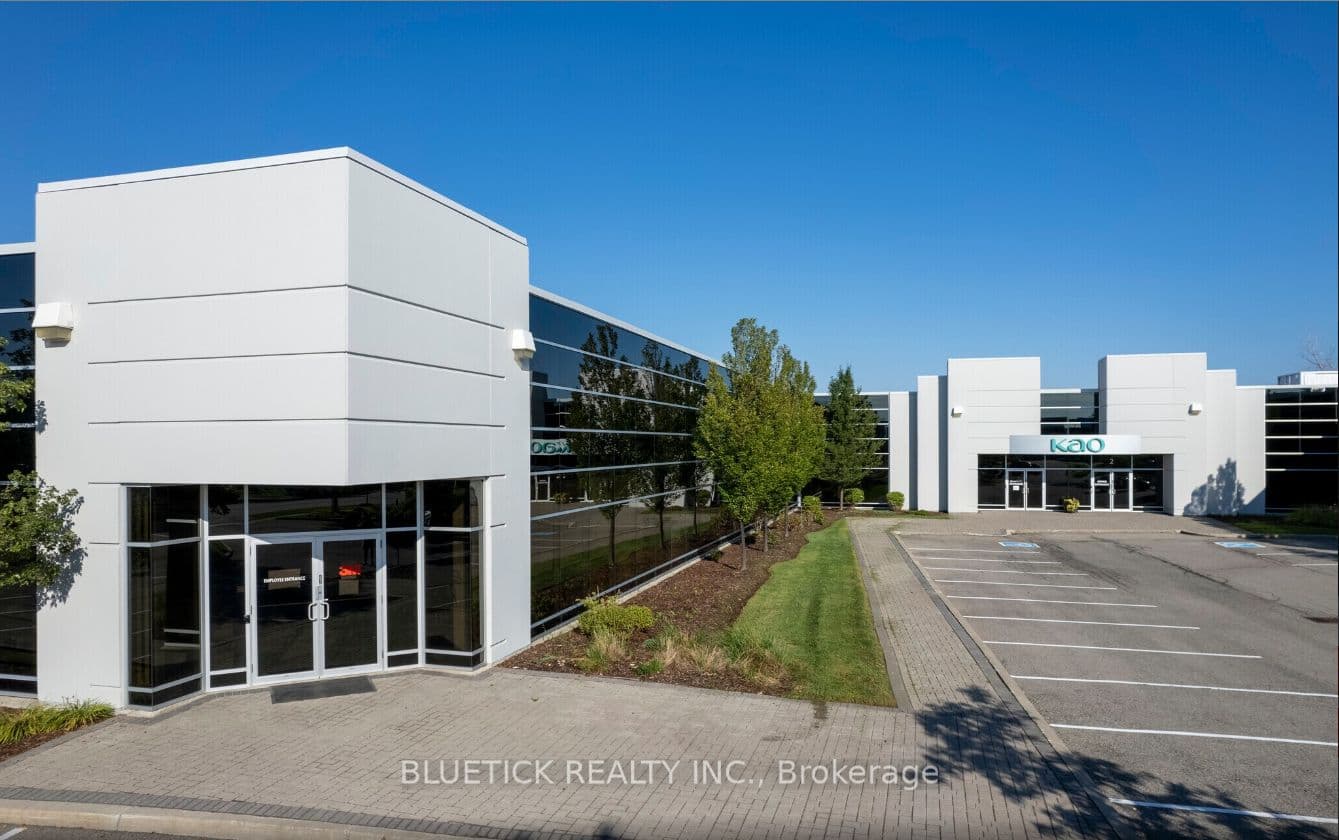 75 Courtneypark Drive W 2A, Mississauga, ON L5W 0E3