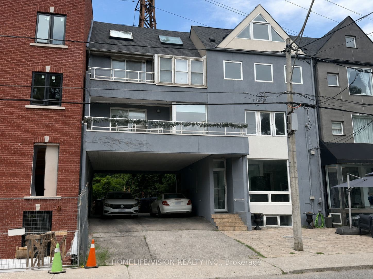 400 Summerhill Avenue, Toronto, ON M4W 2E4