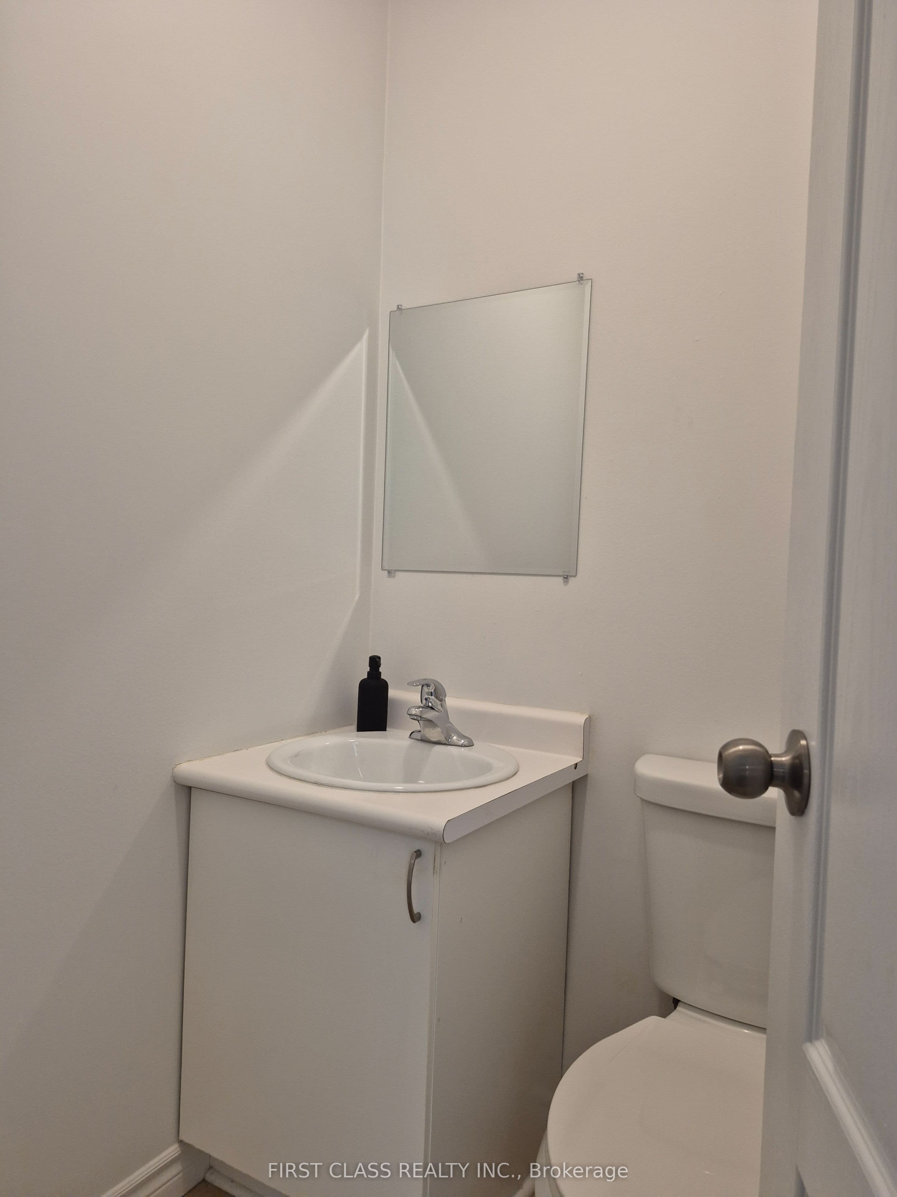 2651 John Street 6, Markham, ON L3R 2W5