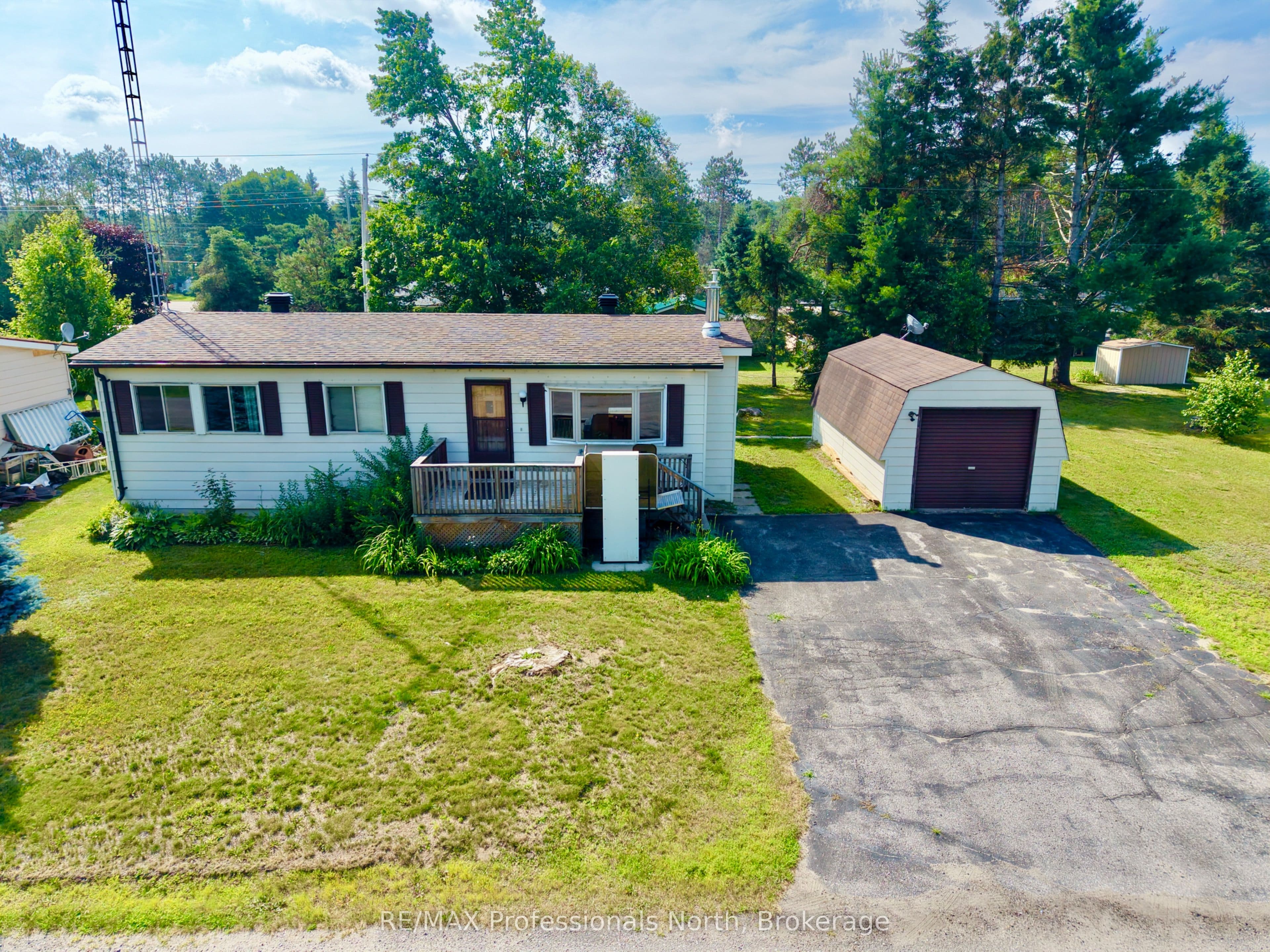 1034 Eighth Lane, Minden Hills, ON K0M 2K0