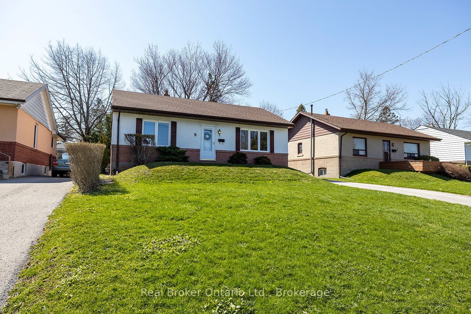 9 Granard Boulevard, Toronto, ON M1M 2C9