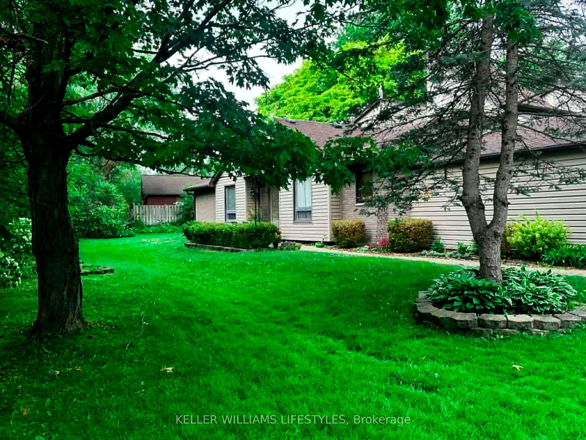 695 Woodcrest Boulevard, London South, ON N6K 1P8