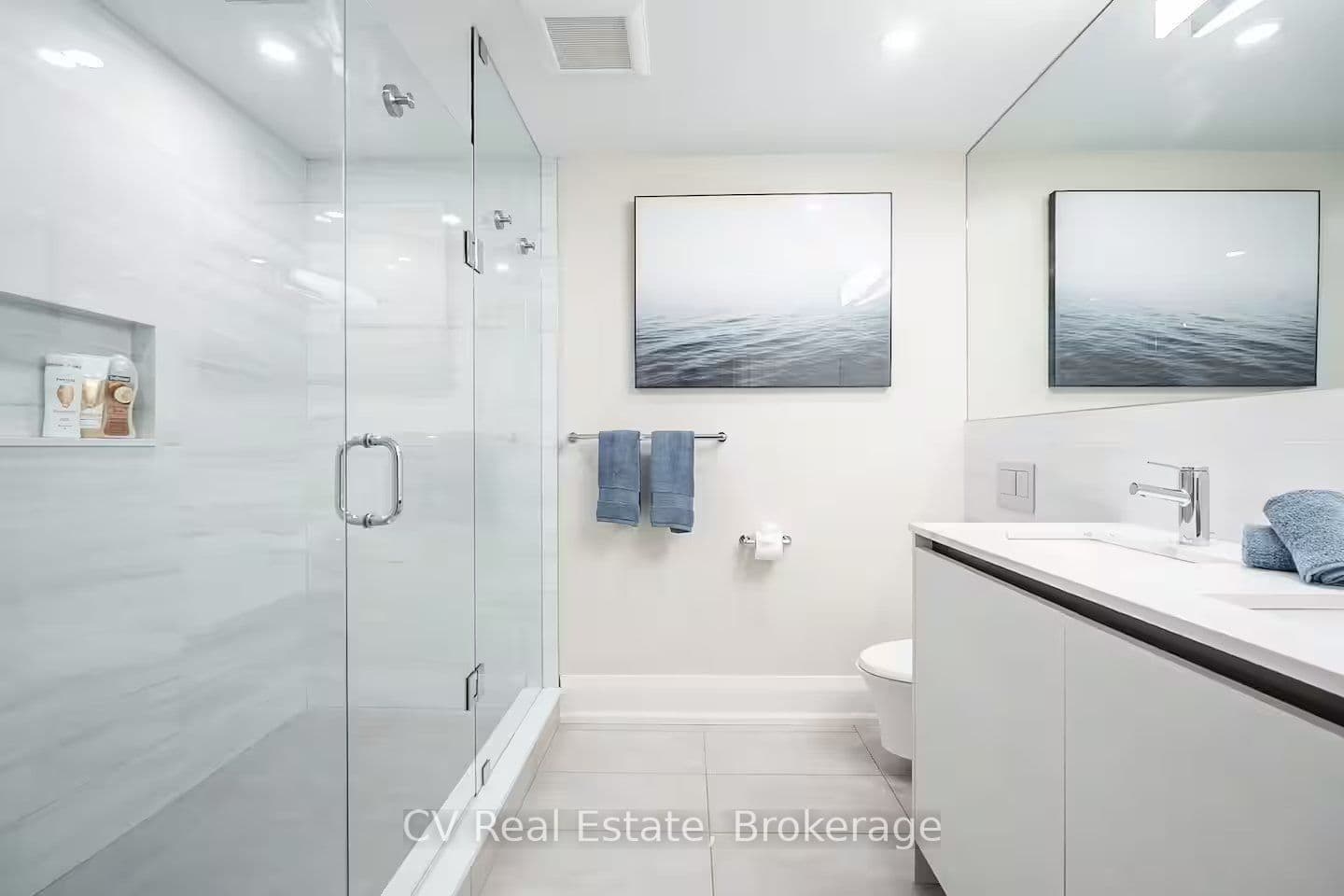 207 Perth Avenue 2, Toronto, ON M6P 3X7