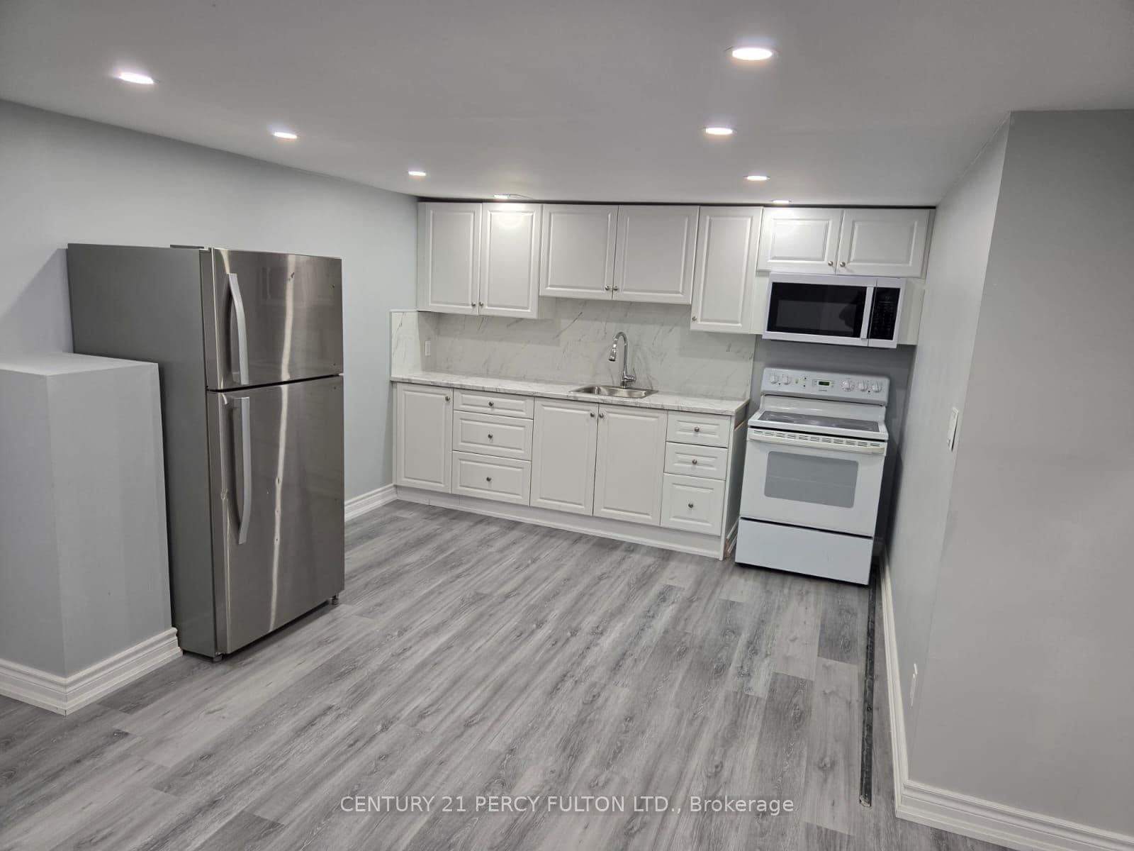 158 Eastmount Street Bsmt, Oshawa, ON L1G 6K6