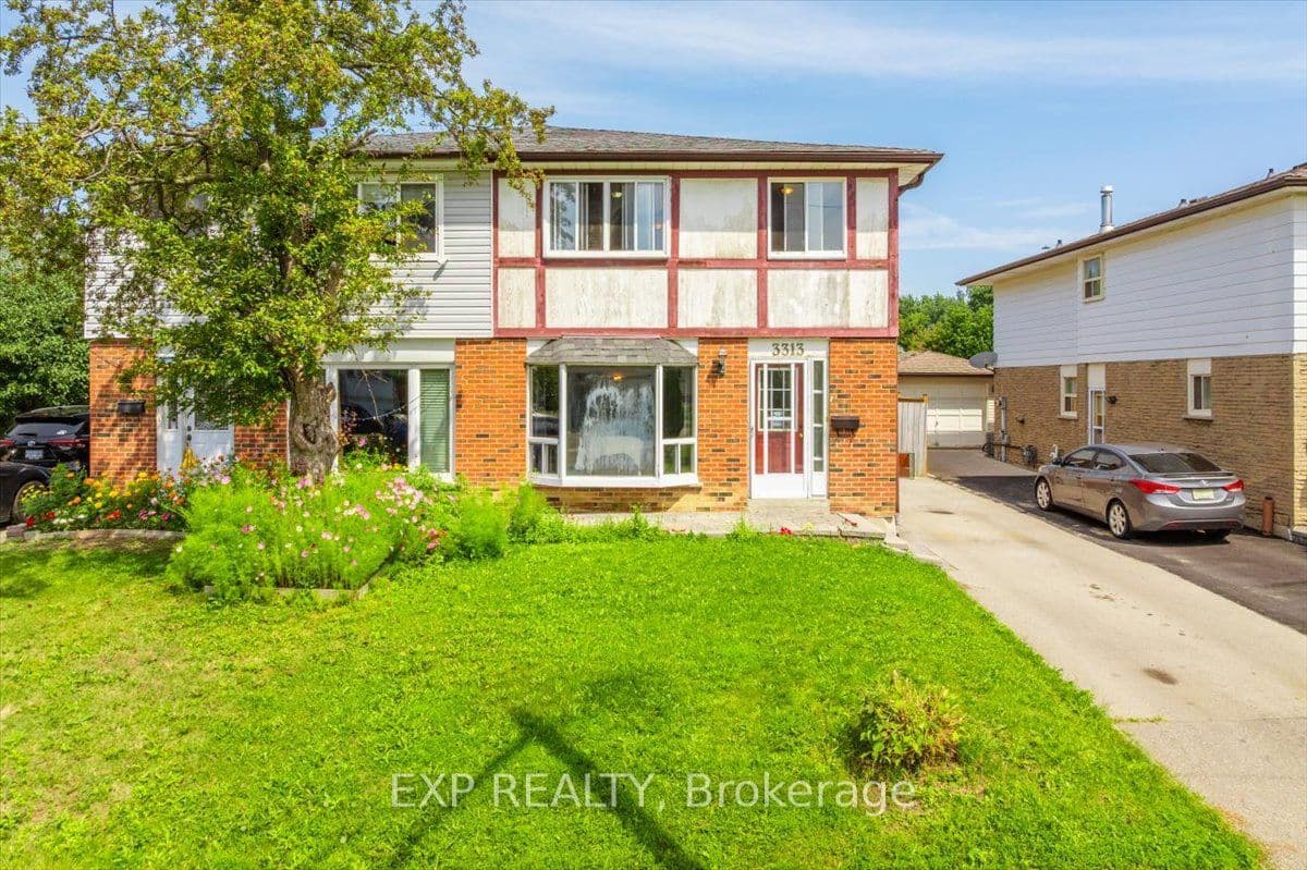 3313 Acala Crescent, Mississauga, ON L5A 3E4