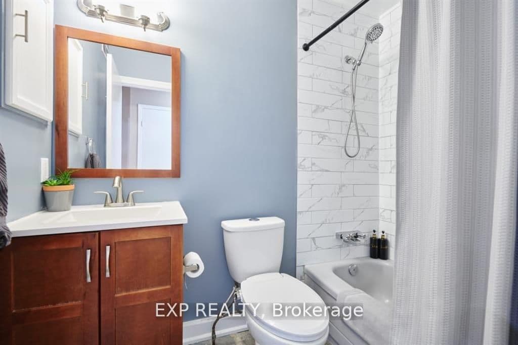 138 Acklam Terrace, Kanata, ON K2K 2J5
