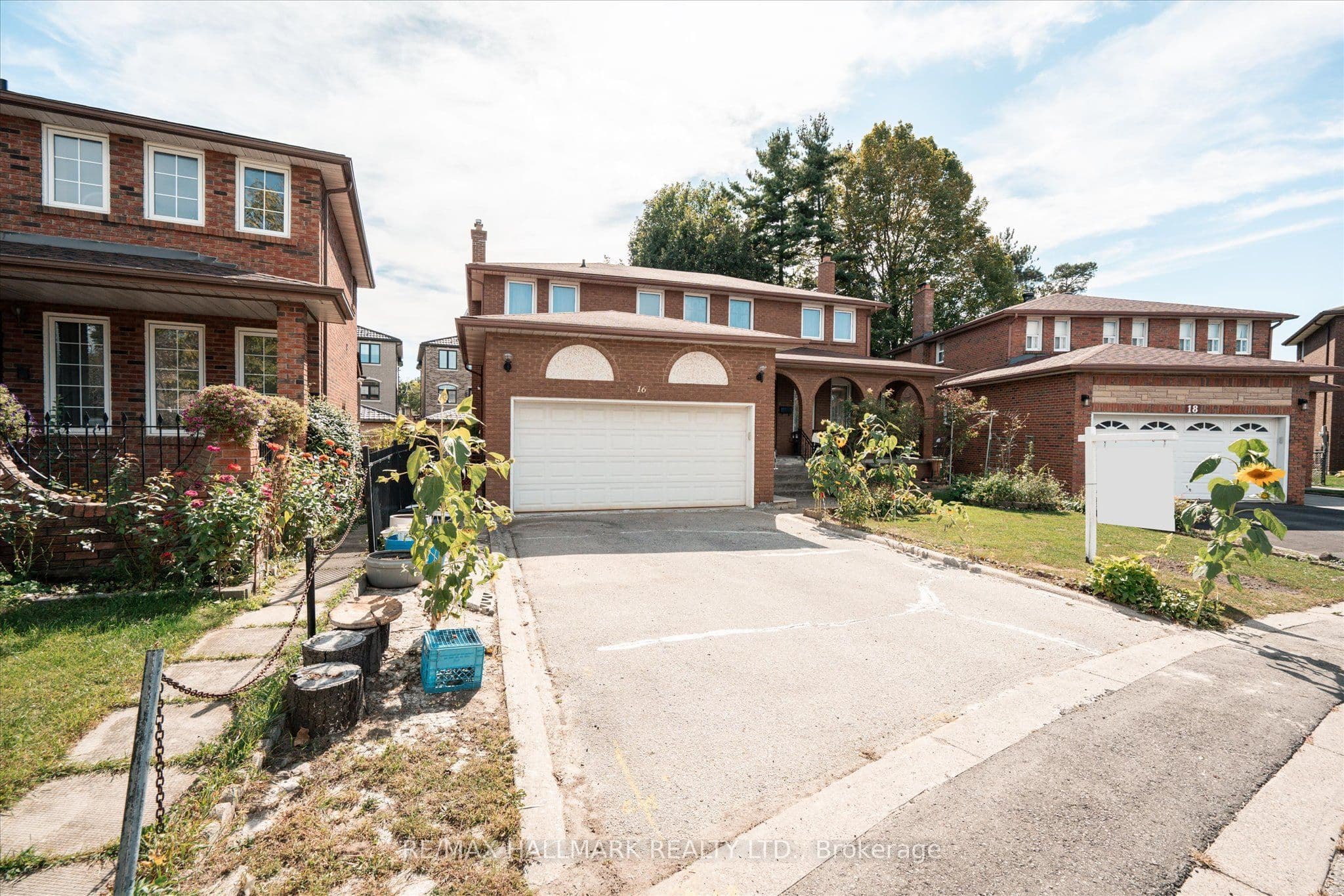 16 Ascolda Boulevard, Toronto, ON M1J 2N7