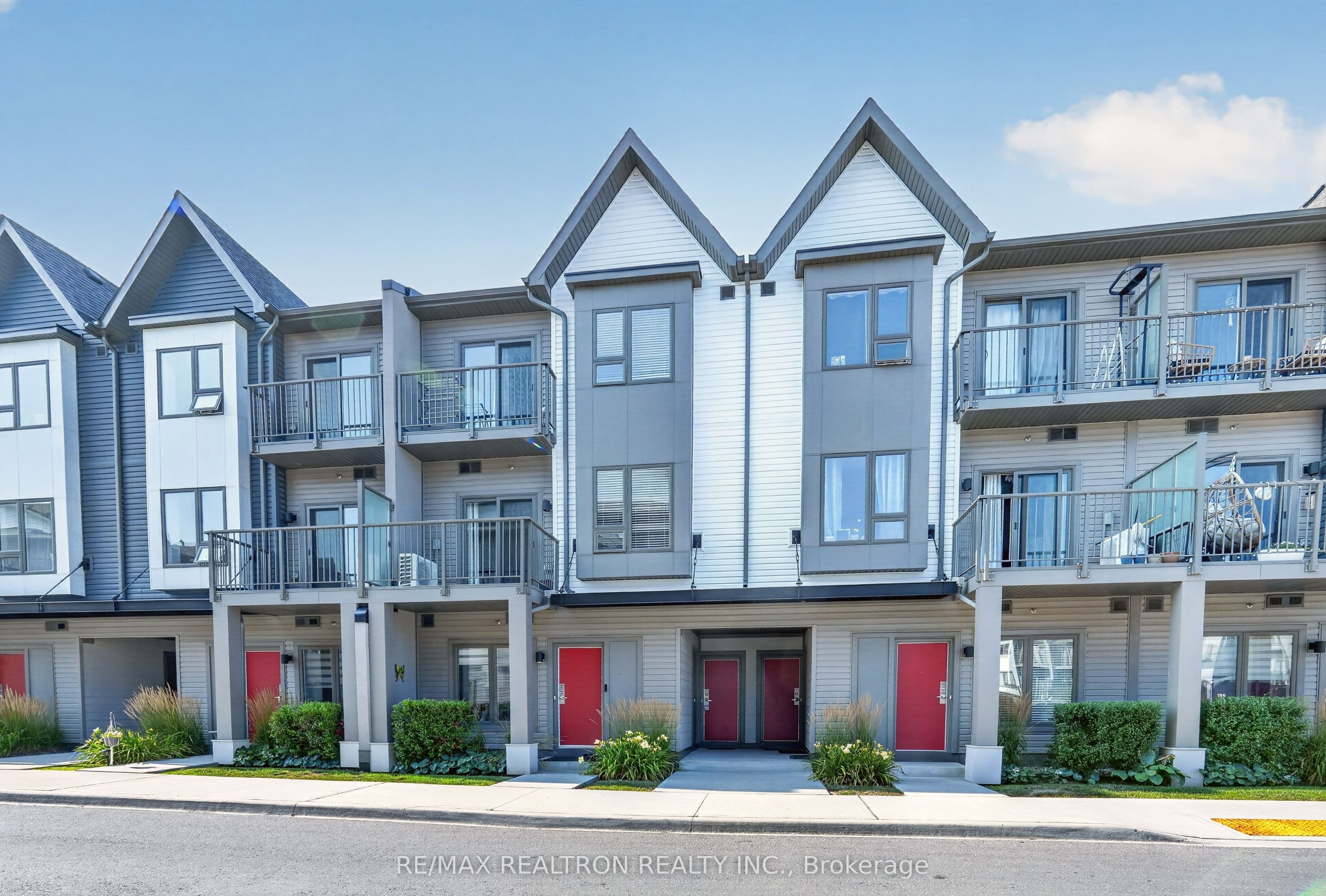 2635 William Jackson Drive 1010, Pickering, ON L1X 0L2