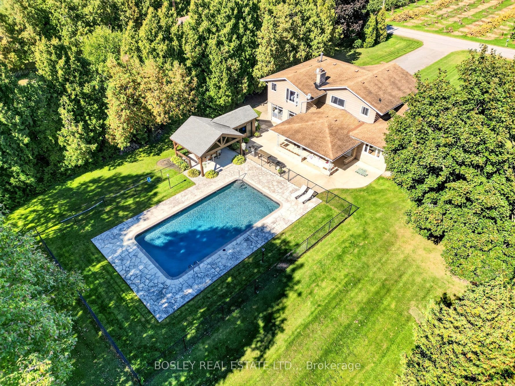 1676 Second Avenue, St. Catharines, ON L2R 6P9