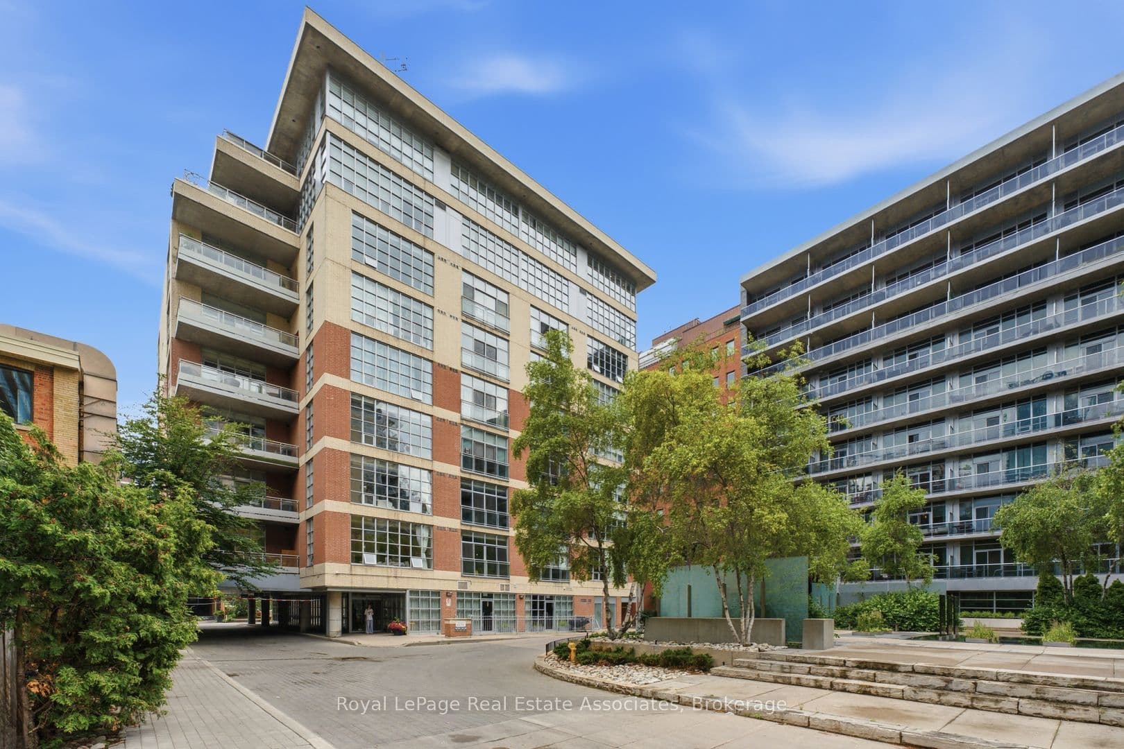19 Brant Street 204, Toronto, ON M5V 2L2