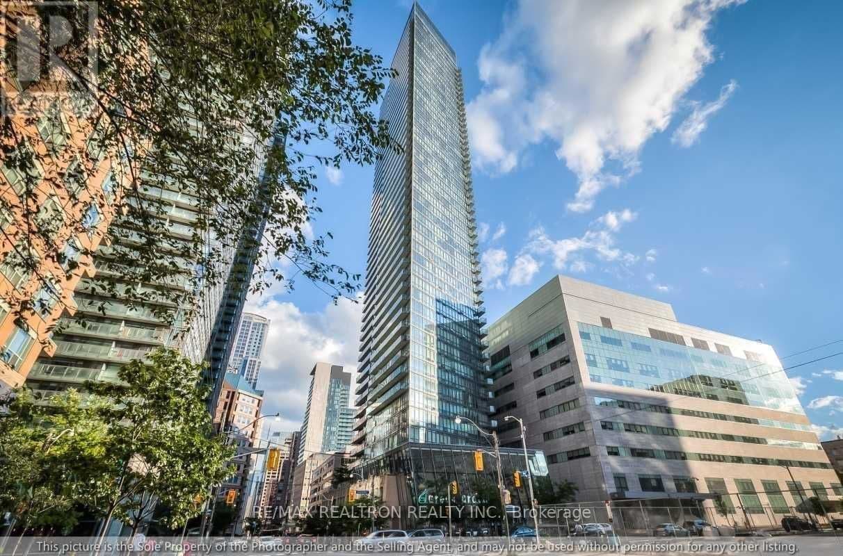 832 Bay Street 4907, Toronto, ON M5S 1Z6