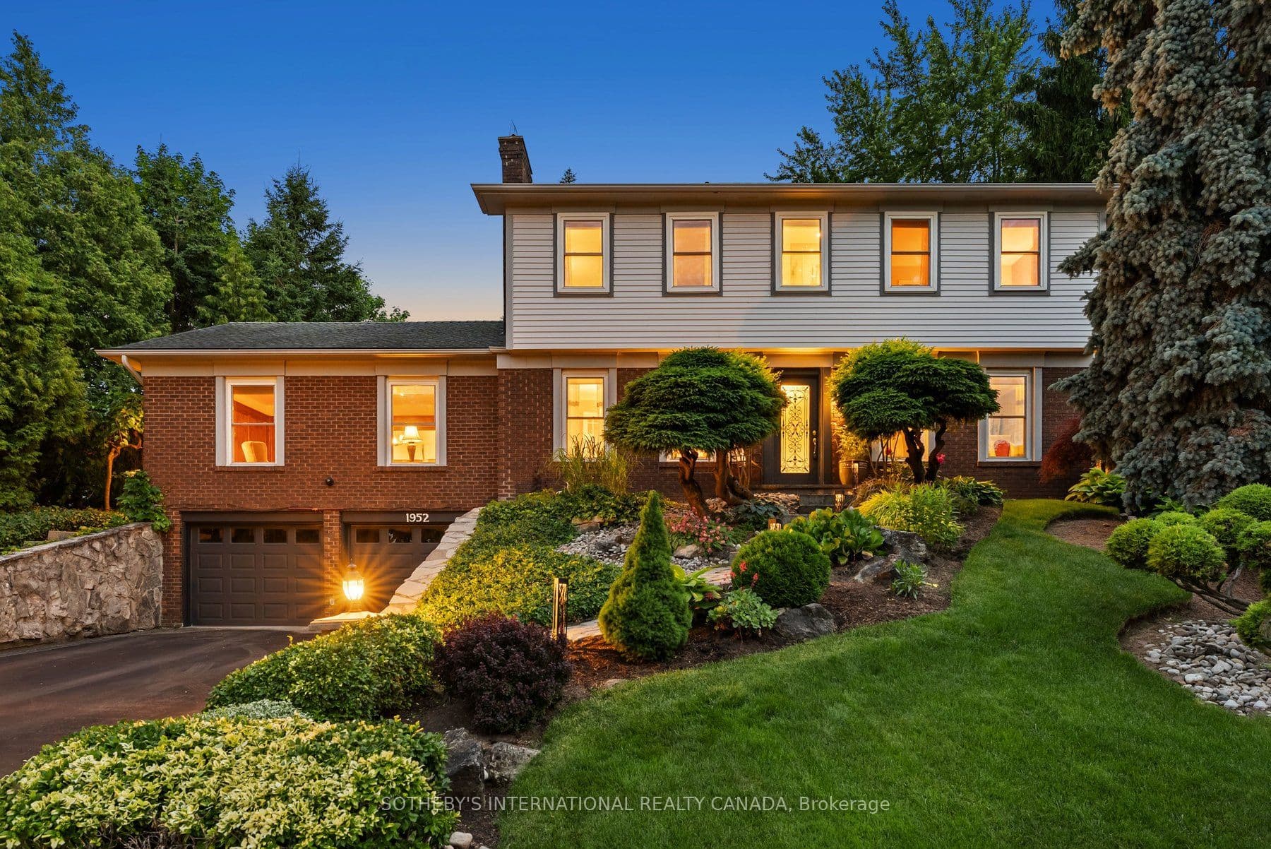1952 Edenvale Crescent, Burlington, ON L7P 3L9