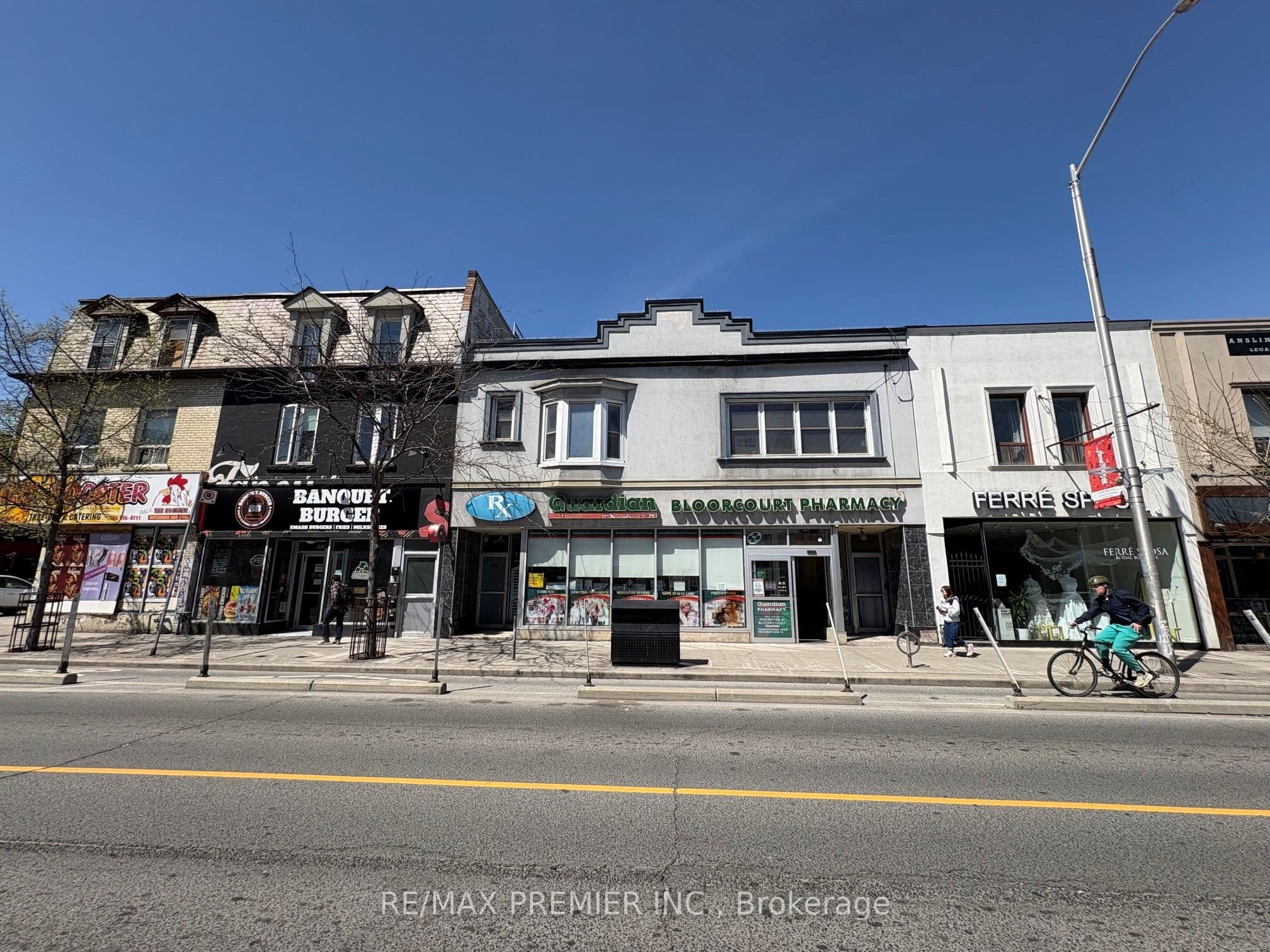 938 Bloor Street W Upper, Toronto, ON M6H 1L4