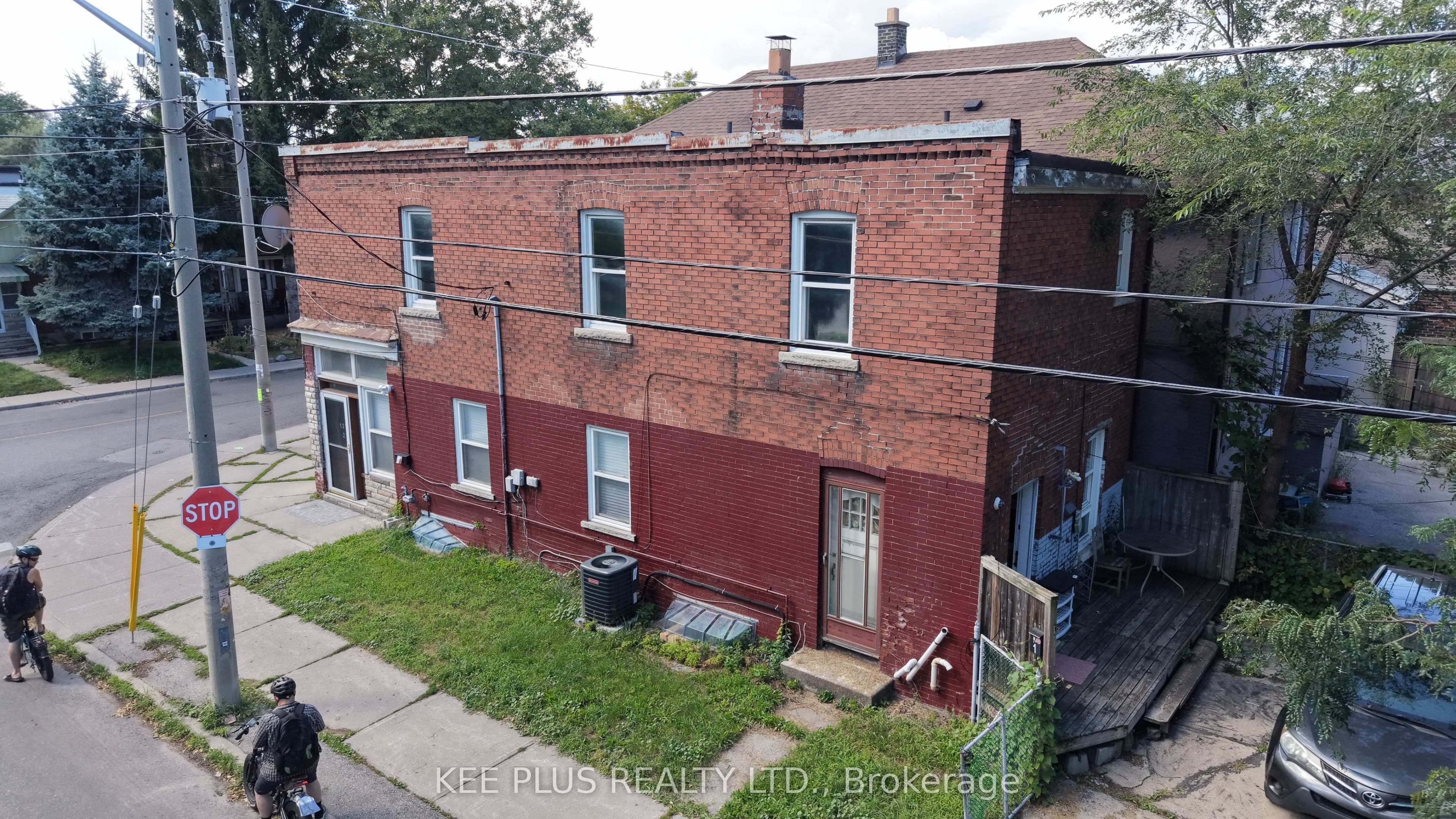 131 Chisholm Avenue 1, Toronto, ON M4C 4V9