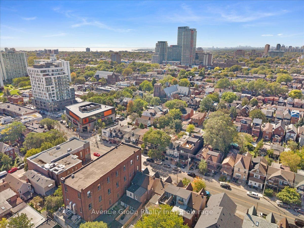811 Dovercourt Road, Toronto, ON M6H 2X4
