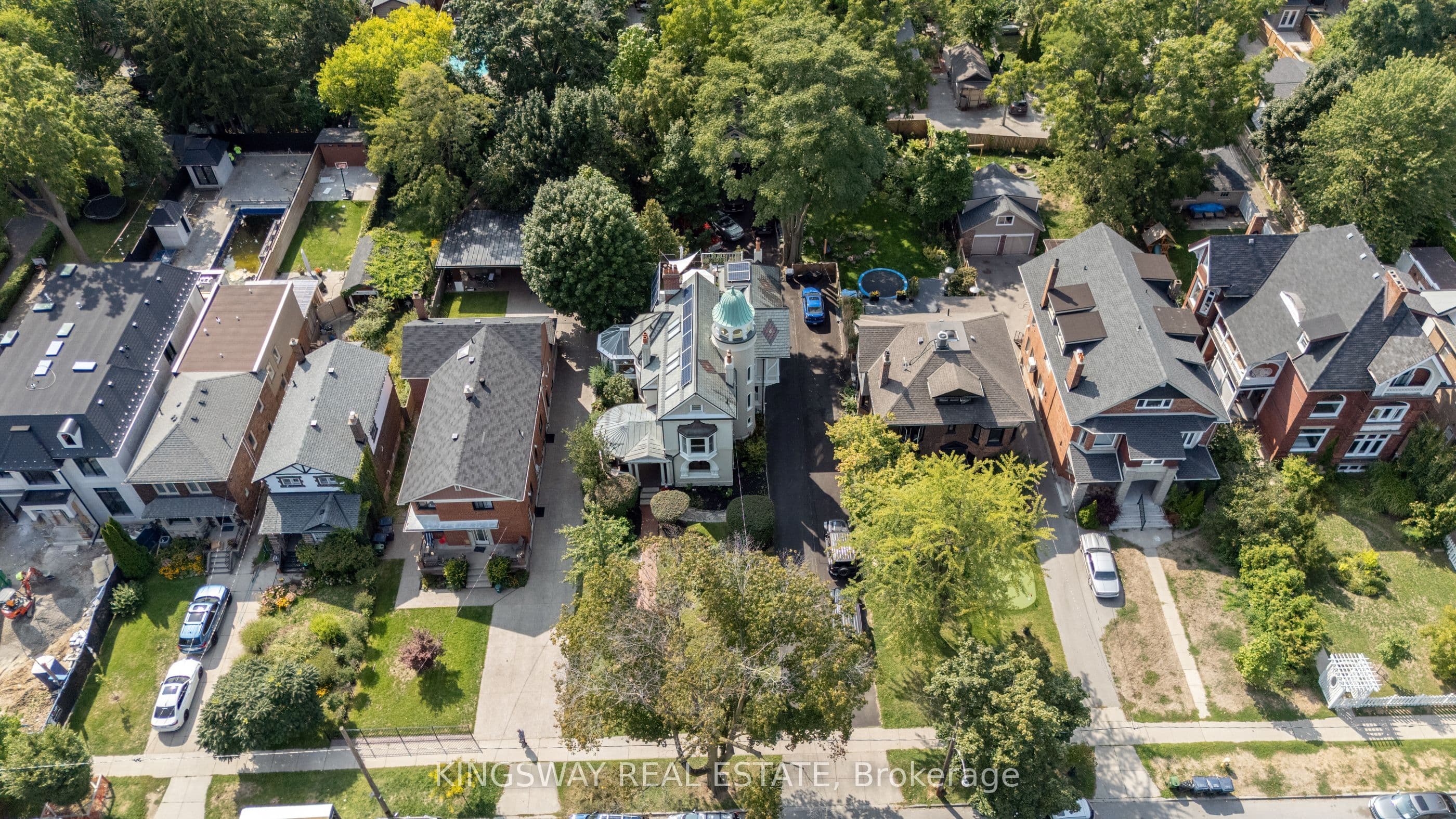 166 High Park Avenue, Toronto, ON M6P 2S4