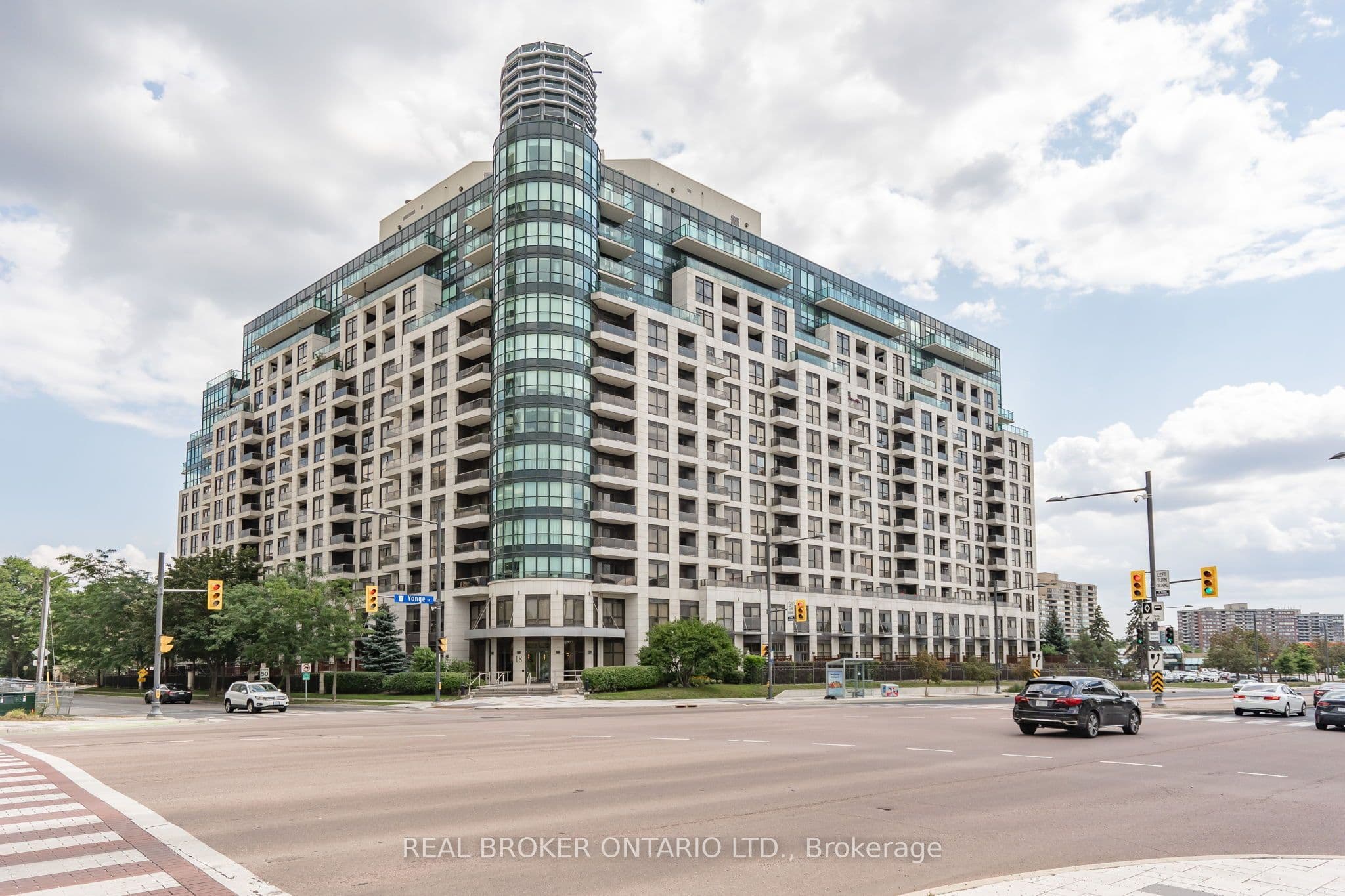 18 Harding Boulevard PH208, Richmond Hill, ON L4C 0T3