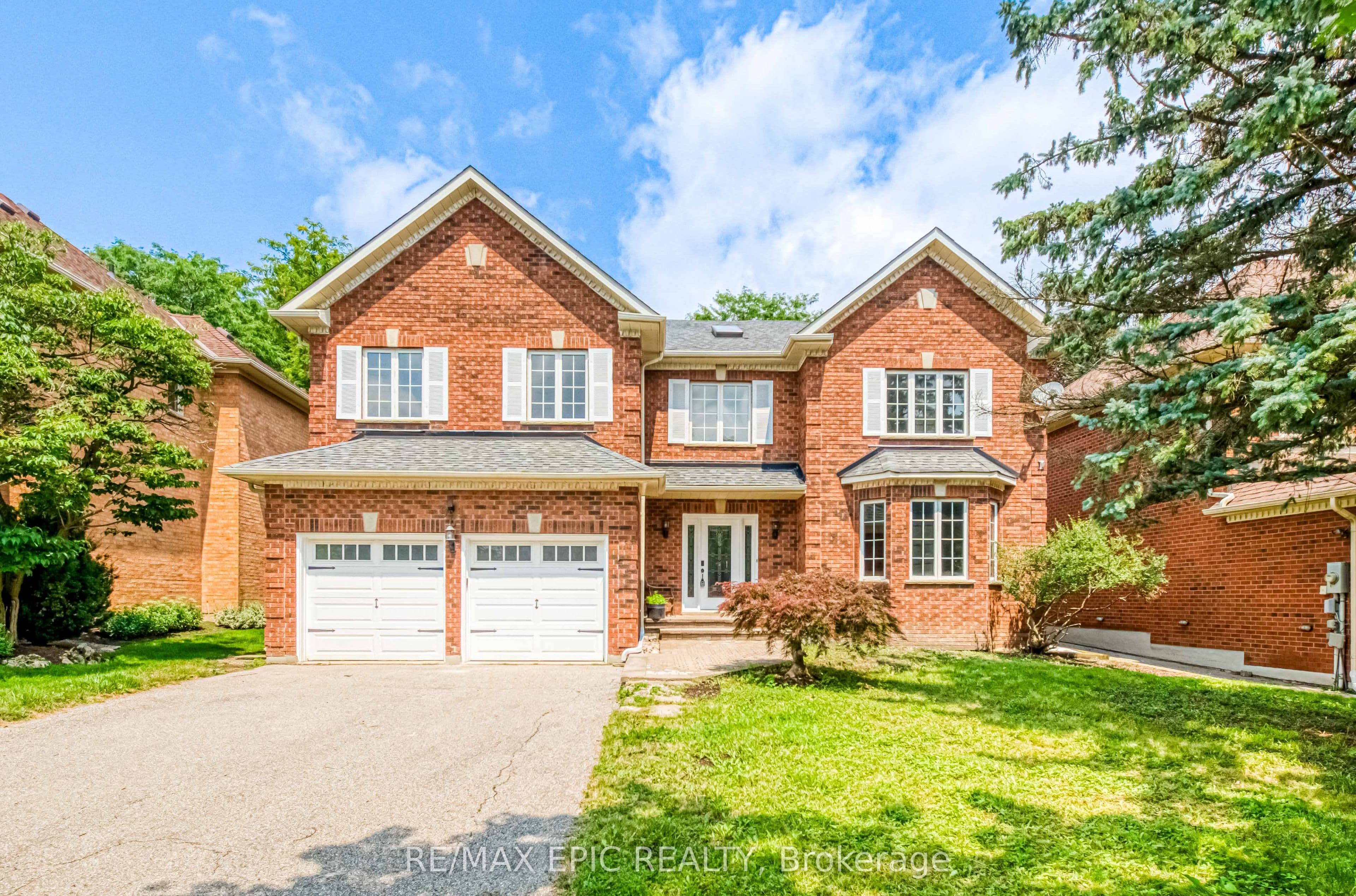 961 Damascus Court, Newmarket, ON L3X 1L2